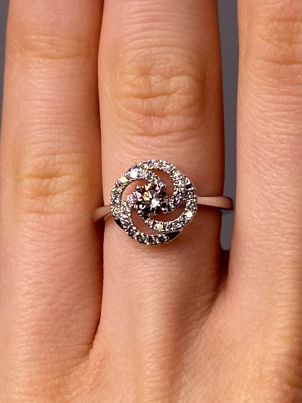 Solid 14K White Gold LeVian Swirl Ring & Brown White Natural Diamonds Size 5.75