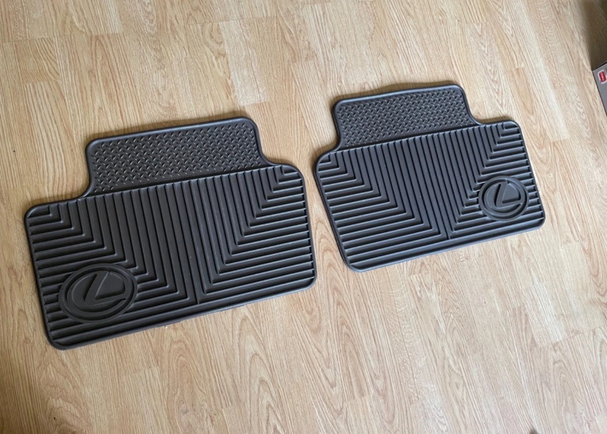 LEXUS IS200 IS300 OPTIONAL REAR RUBBER FLOOR MATS MINT ALTEZZA SXE10 TRD TOM’S LEXUS IS200 IS300 OPTIONAL REAR RUBBER FLOOR MATS MINT ALTEZZA SXE10 TRD TOM’S