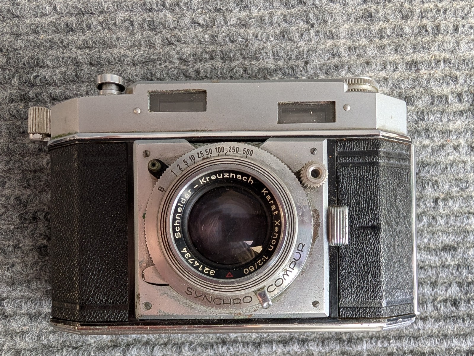 Vintage Agfa Karat 36 Camera w/ Schneider-Kreuznach Xenon 50mm f/2.0 Lens - Case