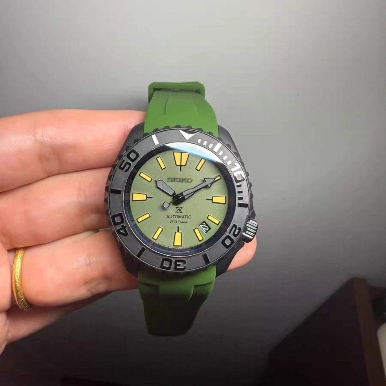 Monster Custom Mod Watch Green Dial Luminous NH35 Automatic Mechanical Diver Monster Custom Mod Watch Green Dial Luminous NH35 Automatic Mechanical Diver