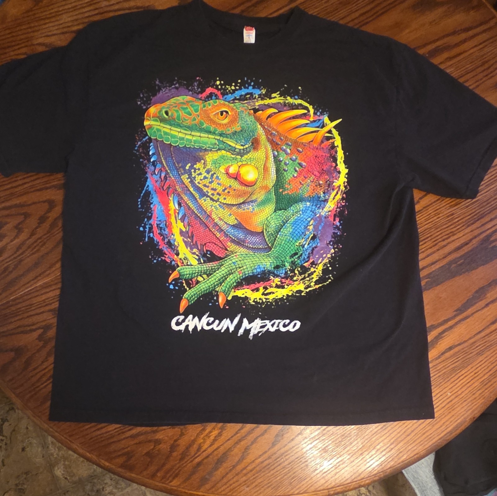 Vintage Black Iguana Cancun Mexico Graphic Tee Crew Neck Size XL