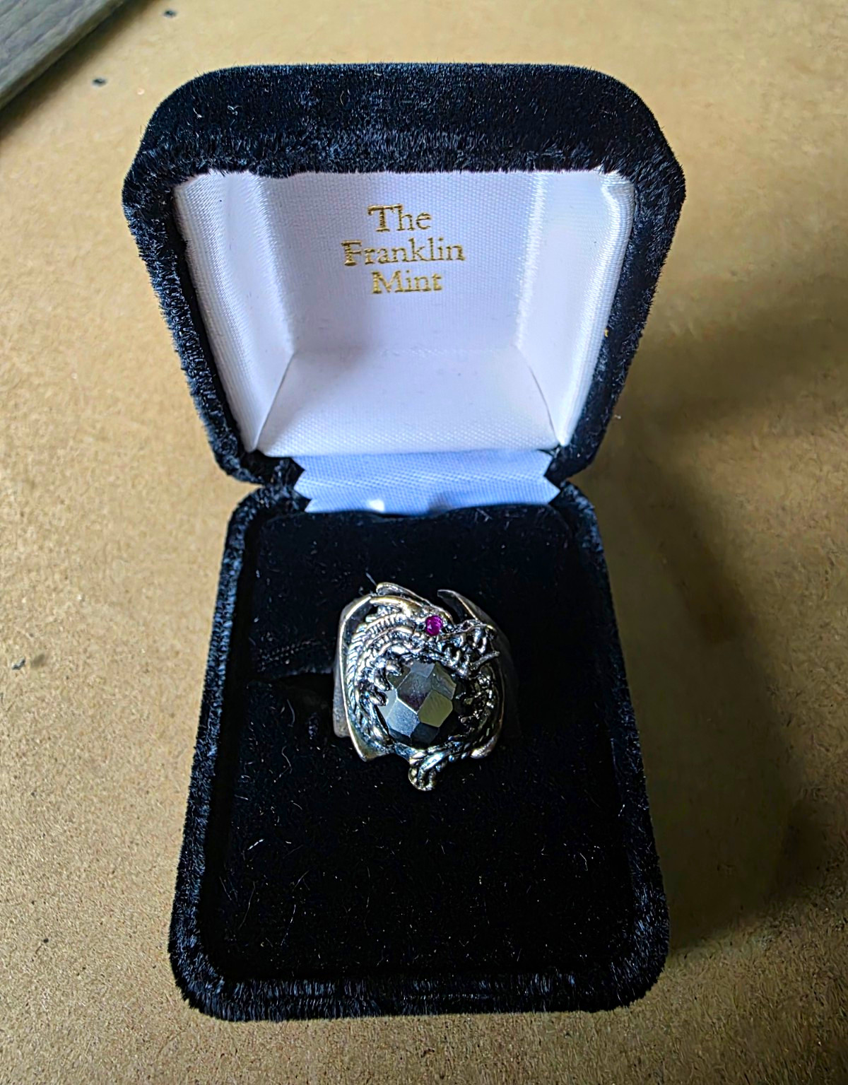 The Franklin Mint Dragon Masters ring w/ Original Box
