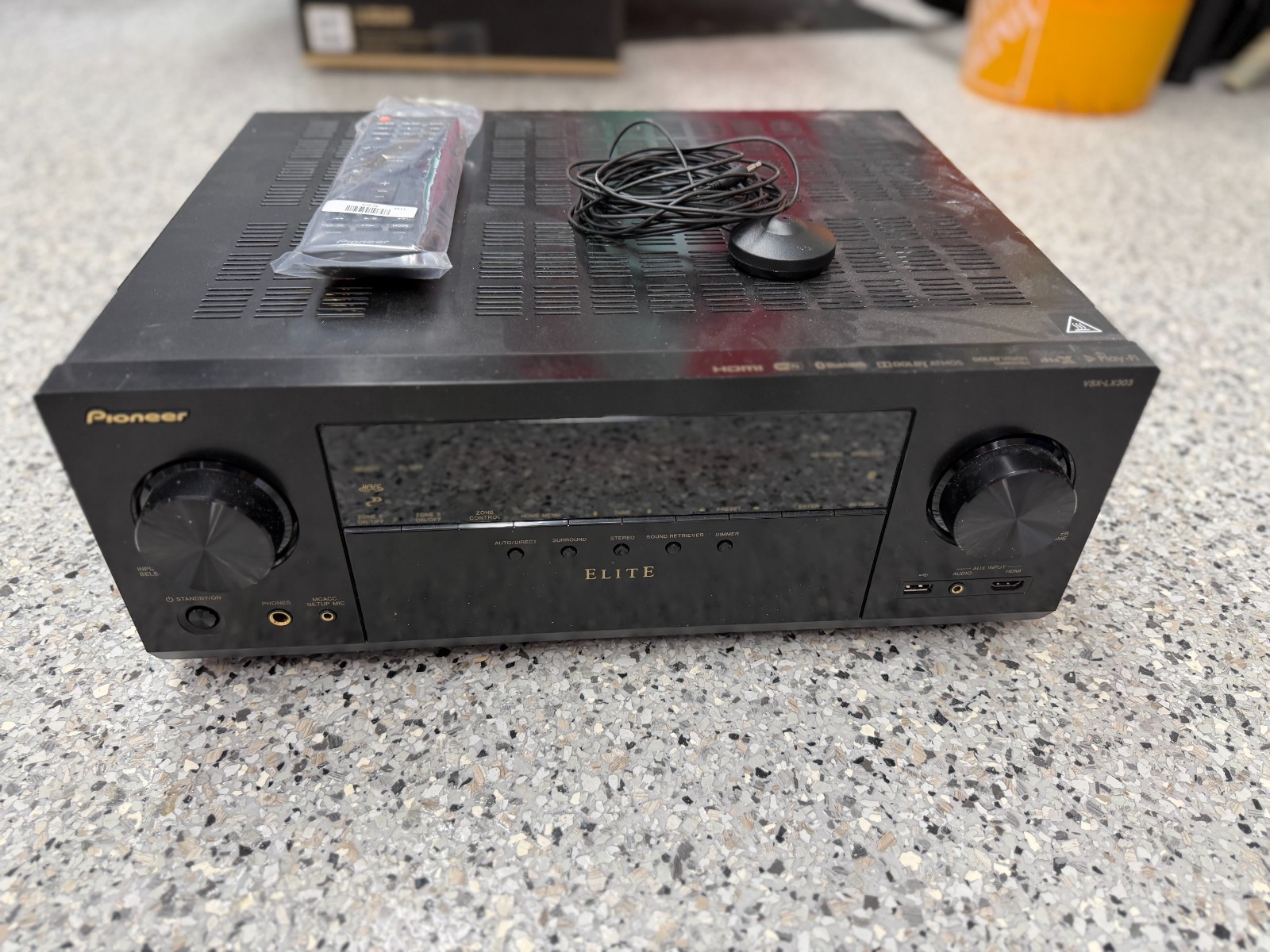 Pioneer Elite VSX-LX303 9.2-Channel 4K AV Receiver (Complete in Box) Pioneer Elite VSX-LX303 9.2-Channel 4K AV Receiver (Complete in Box)