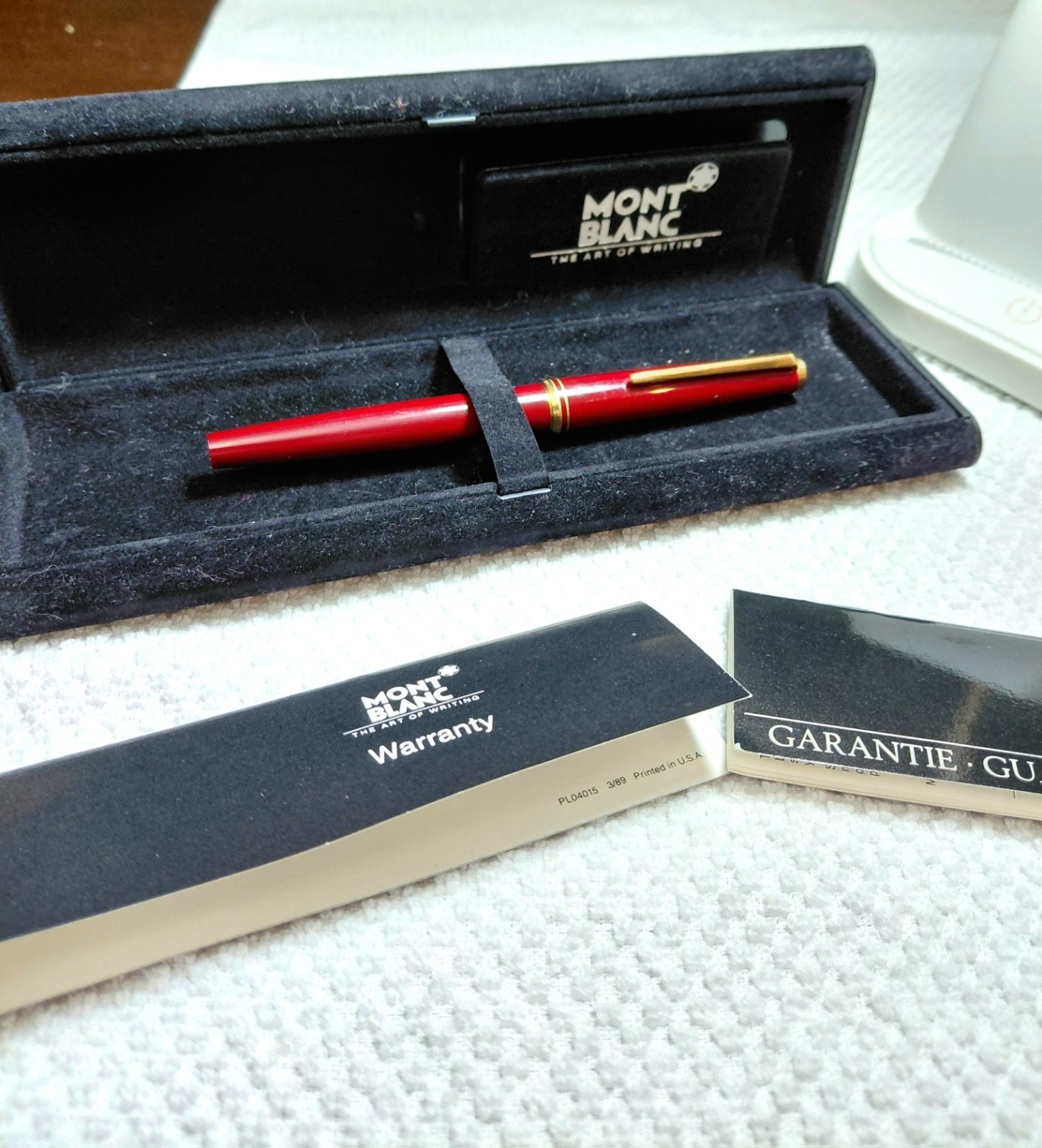Vintage Montblanc Classic Fountain Pen - 14K Gold Nib (W. Germany) Vintage Montblanc Classic Fountain Pen - 14K Gold Nib (W. Germany)