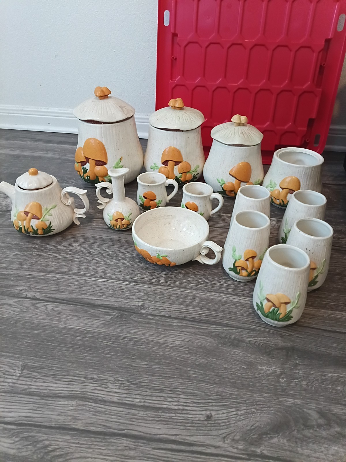 Vintage Arnel MUSHROOM CANISTER SET Vintage Arnel MUSHROOM CANISTER SET