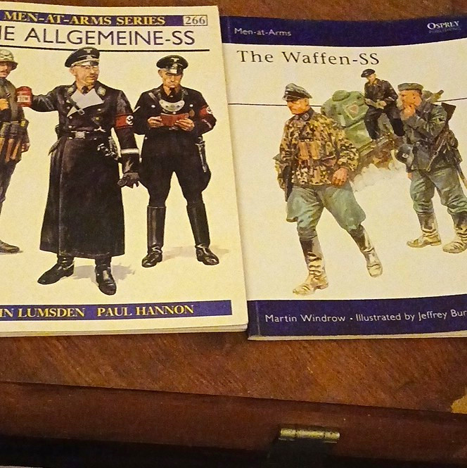 Osprey Men-at-Arms: The Allgemeine-SS / The Waffen-SS Paperback Illustrated Osprey Men-at-Arms: The Allgemeine-SS / The Waffen-SS Paperback Illustrated