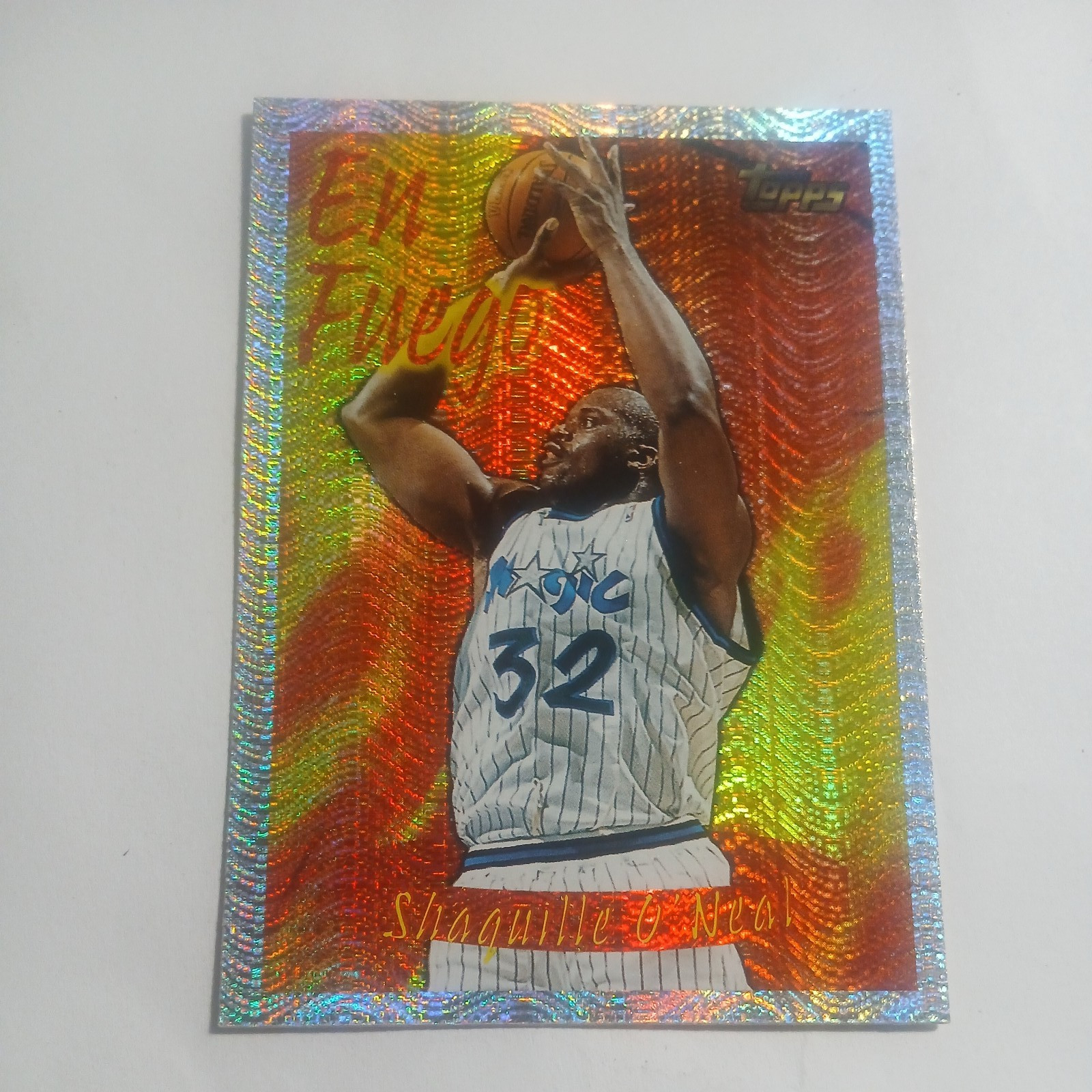 Shaquille O’Neal SP 1996-97 Topps Season\'s Best En Fuego #3, DAMAGED BY BICEP