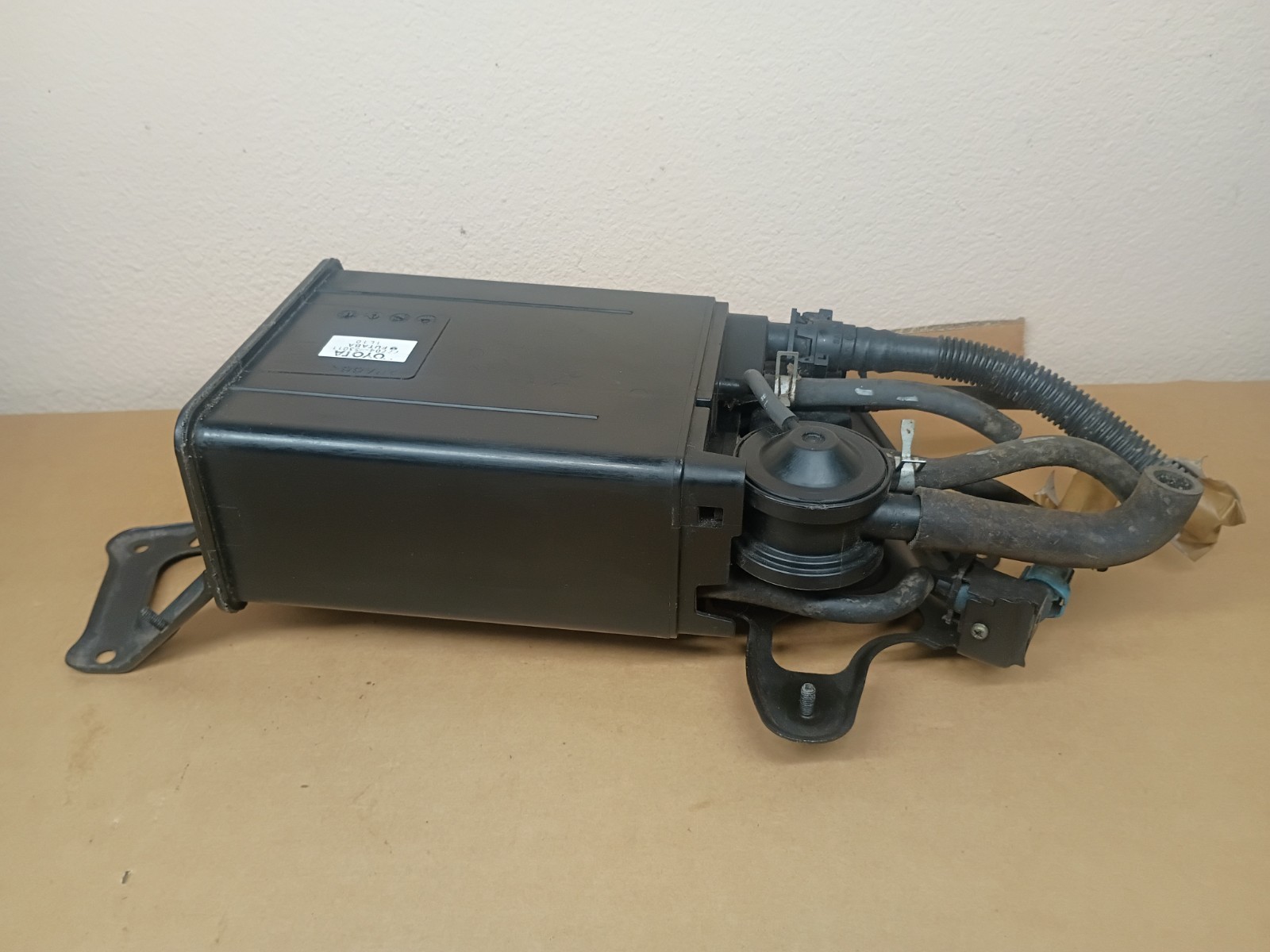 2001-2003 Lexus RX300 Charcoal Canister P/N 77704-53011, 2001-05 IS300