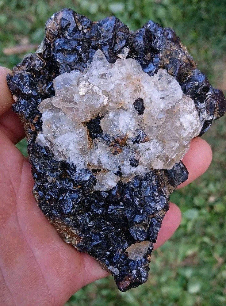 Sphalerite Galena Pyrite Quartz Raw Matrix Mineral Specimine (615g) Sphalerite Galena Pyrite Quartz Raw Matrix Mineral Specimine (615g)