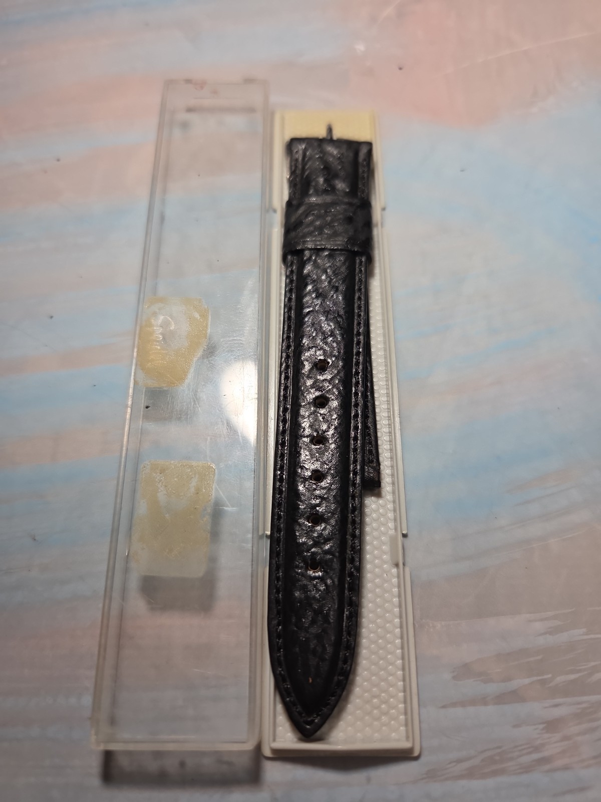 Black Textured Shark 18mm 11/16 Brown vintage watch band single USA 1950s NOS Black Textured Shark 18mm 11/16 Brown vintage watch band single USA 1950s NOS