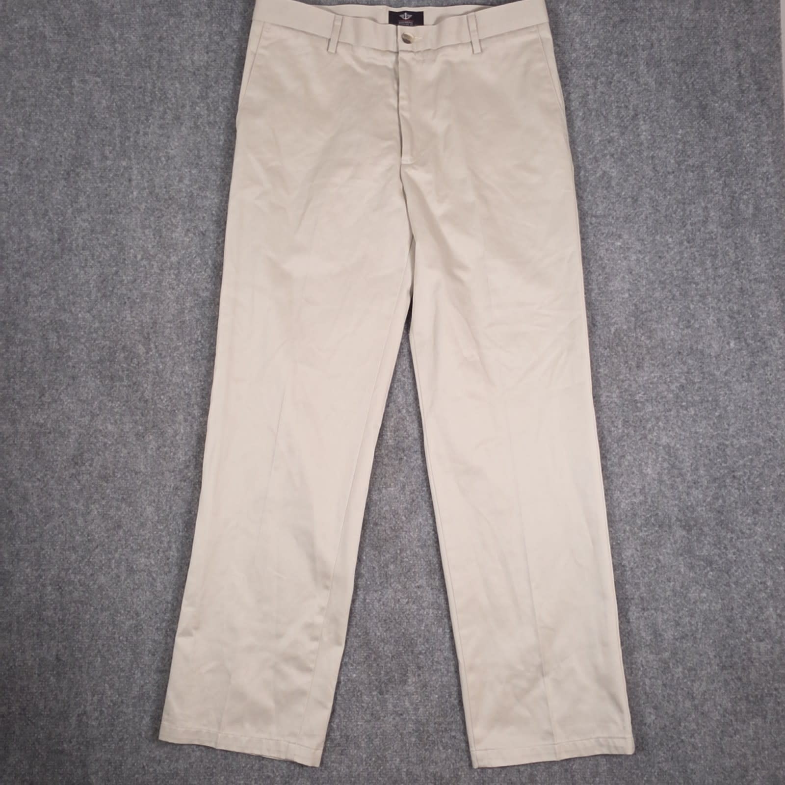 NWT Dockers Signature Khaki D2 Pants Mens 34x32 Khaki Straight Fit Flat Front NWT Dockers Signature Khaki D2 Pants Mens 34x32 Khaki Straight Fit Flat Front