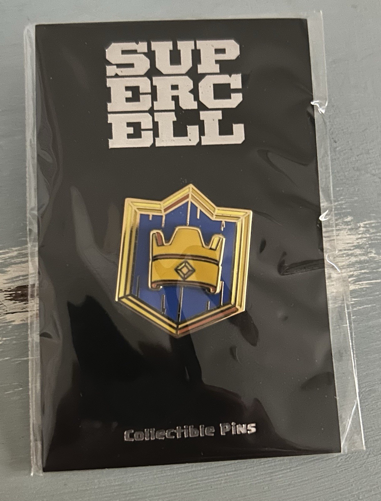 Supercell Clash Royale Clans 2016 Exclusive Limited Edition Collectible Pin New