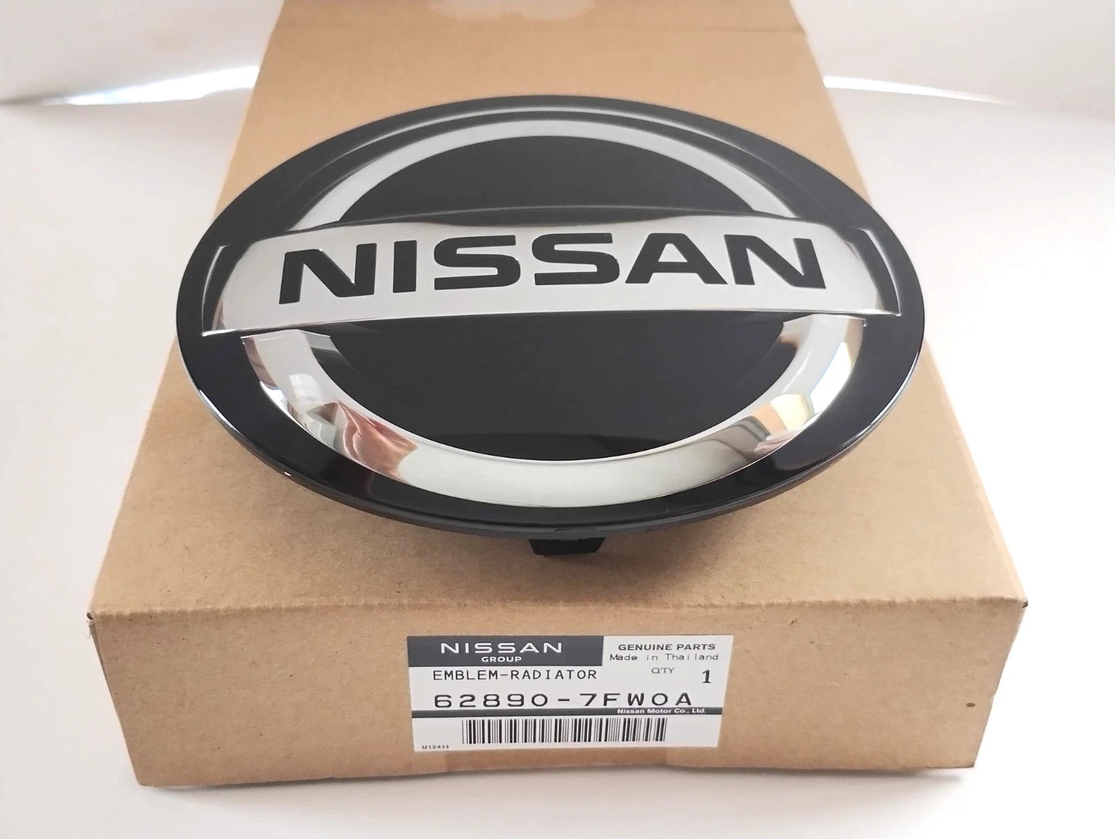 USA SALE 🔥Nissan Rogue 2018 2019 2020 Front Grille Emblem 62890-7FW0A 