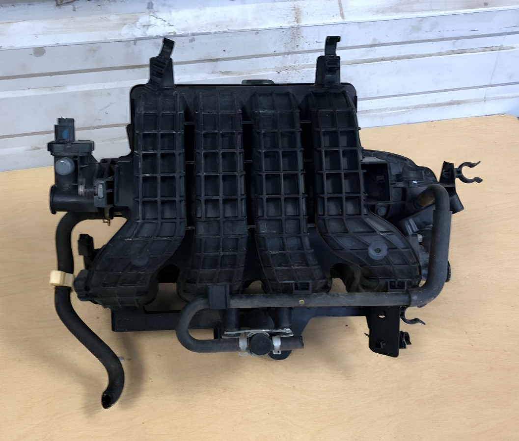 2016-2017 Nissan Altima 2.5L 4-Cylinder Upper Engine Air Intake Manifold OEM