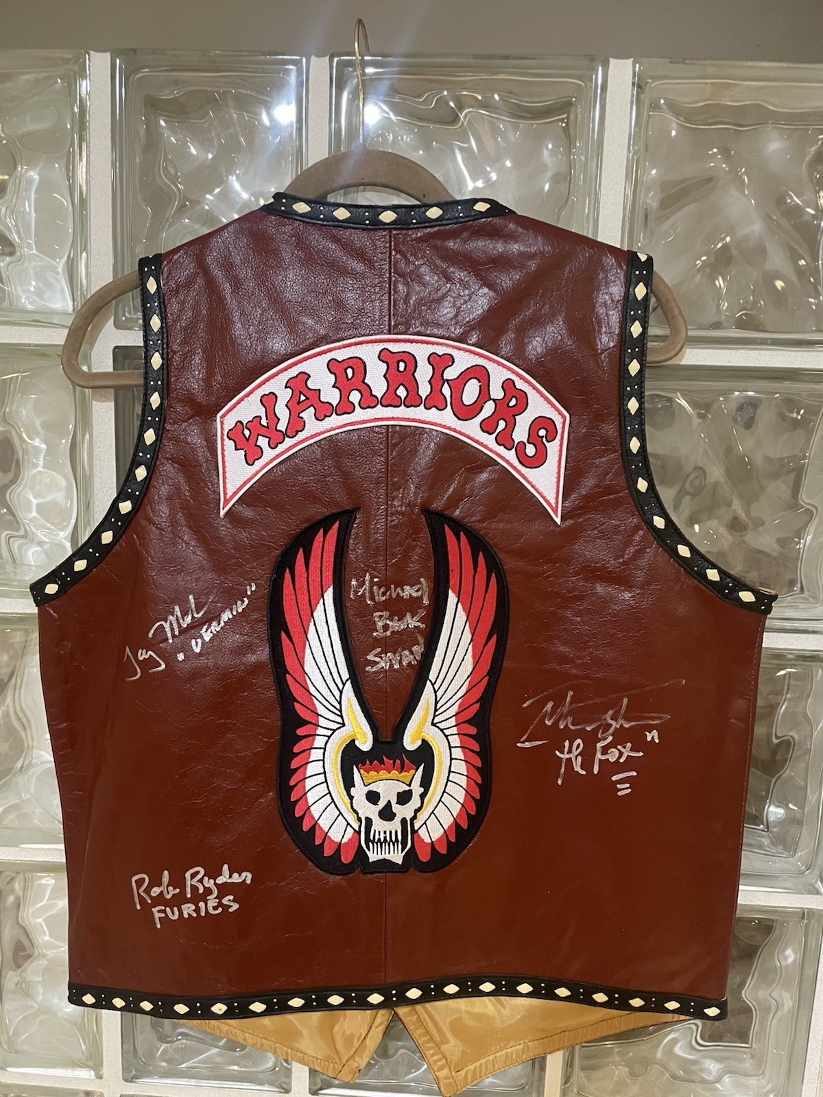 3xl The Warriors Movie Signed Vest Leather Mezco Autograph Swan Fox 3xl The Warriors Movie Signed Vest Leather Mezco Autograph Swan Fox
