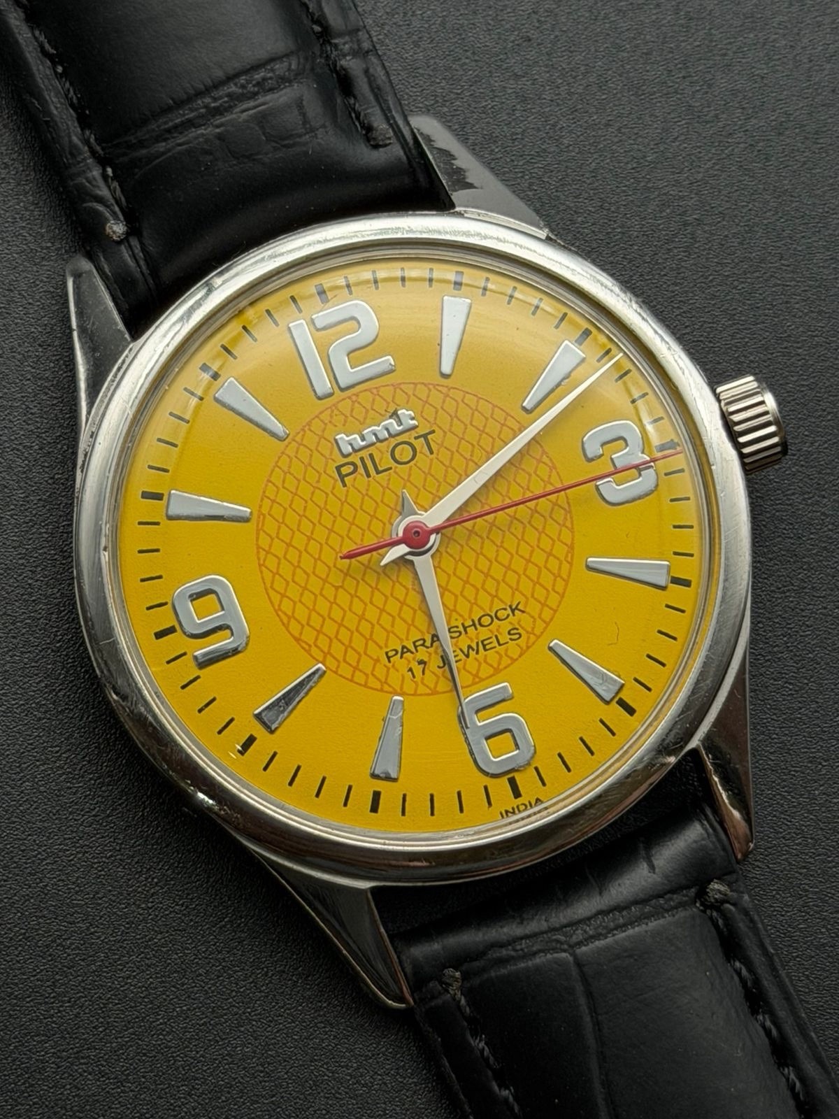 vintage hmt Janata pilot yellow Dial hand winding men\'s watch 17 jewels