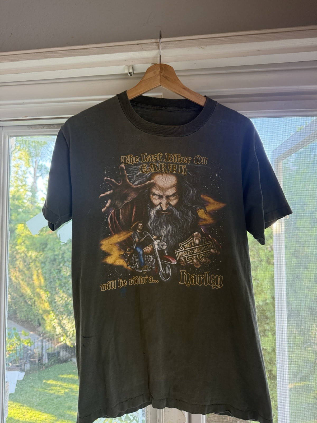 Vintage 1988 Harley FADED 3D Emblem Last Biker On Earth Wizard T-Shirt Rare L Vintage 1988 Harley FADED 3D Emblem Last Biker On Earth Wizard T-Shirt Rare L