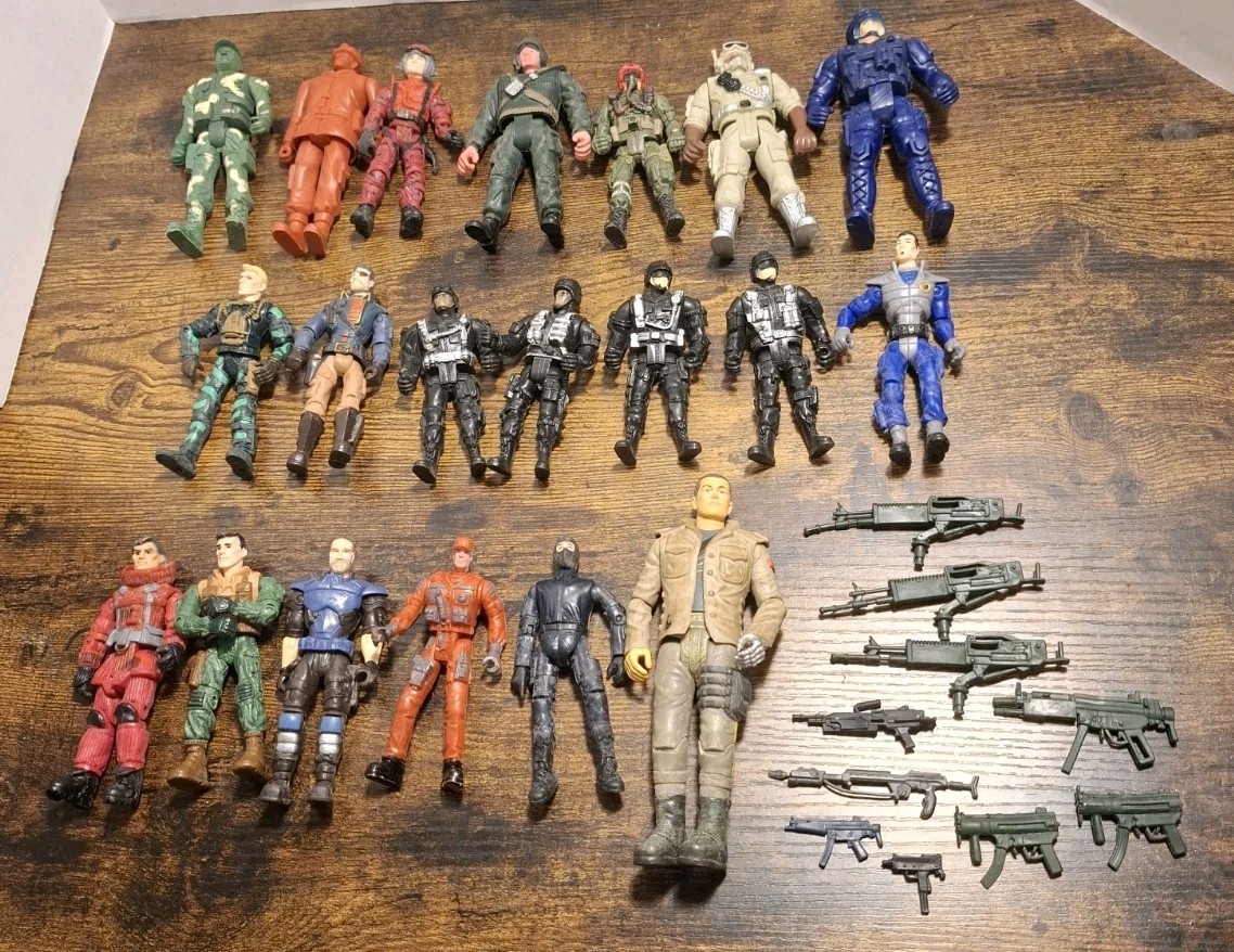 Lanard Chap Mei & Others Action Figure Army Lot 23 Figurines Plus Guns