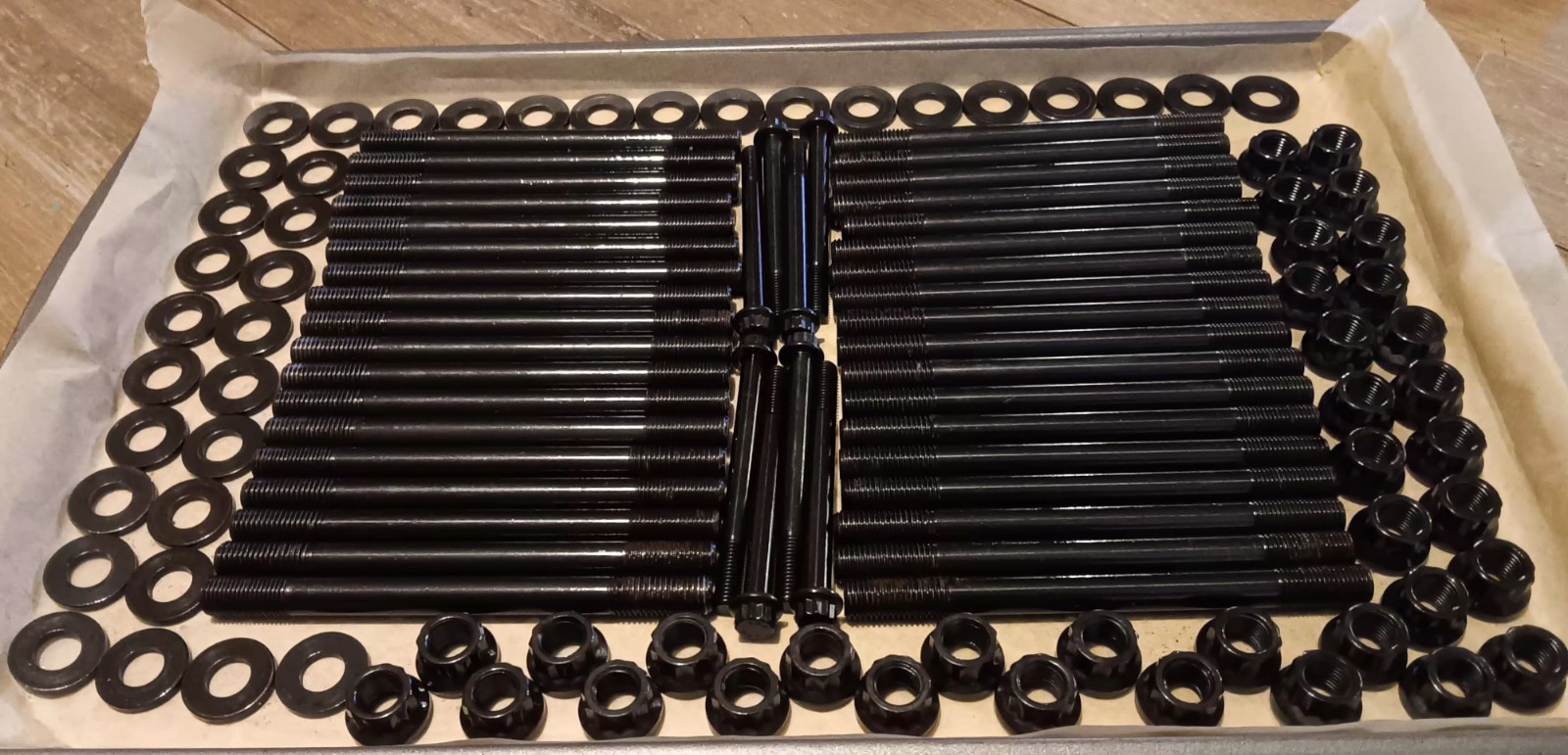 Duramax ARP 2000 Cylinder Head Studs Kit (230-4201) Duramax ARP 2000 Cylinder Head Studs Kit (230-4201)
