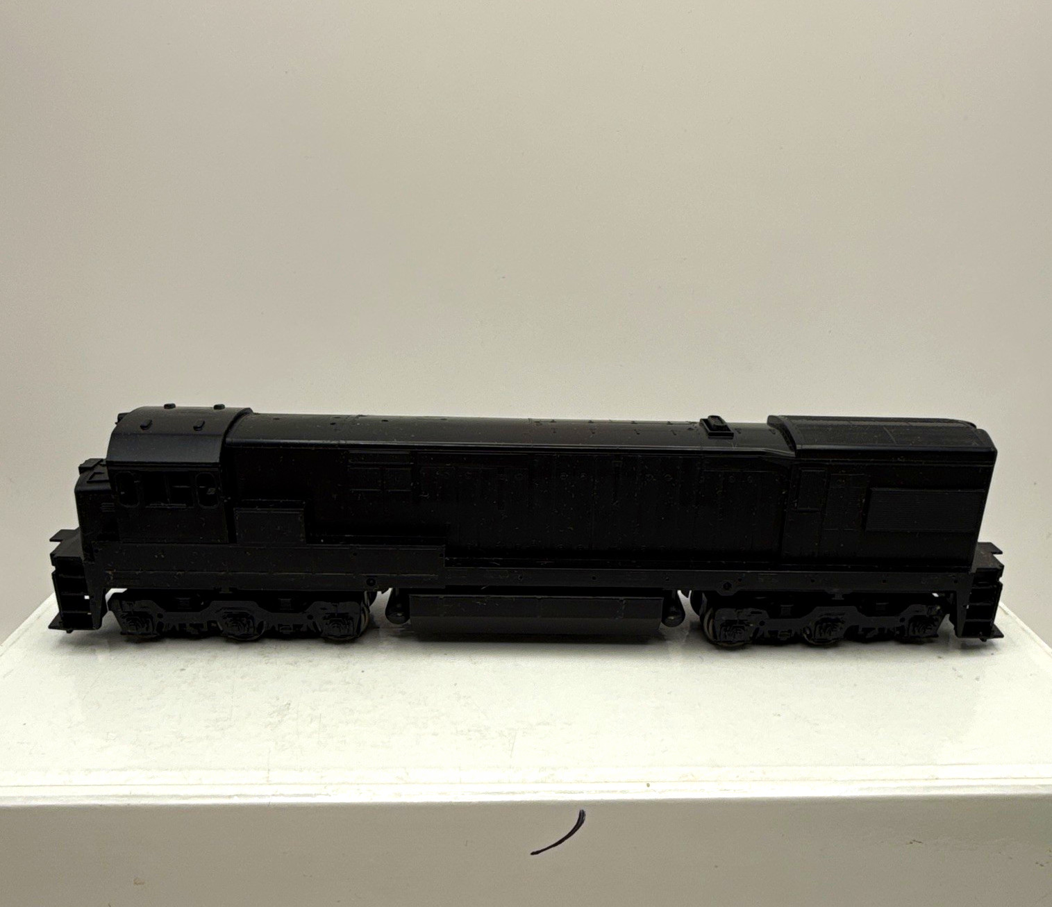 Athearn blue boxHO Diesel Locomotive powered, Analog, Unpainted Black Plastic Athearn blue boxHO Diesel Locomotive powered, Analog, Unpainted Black Plastic