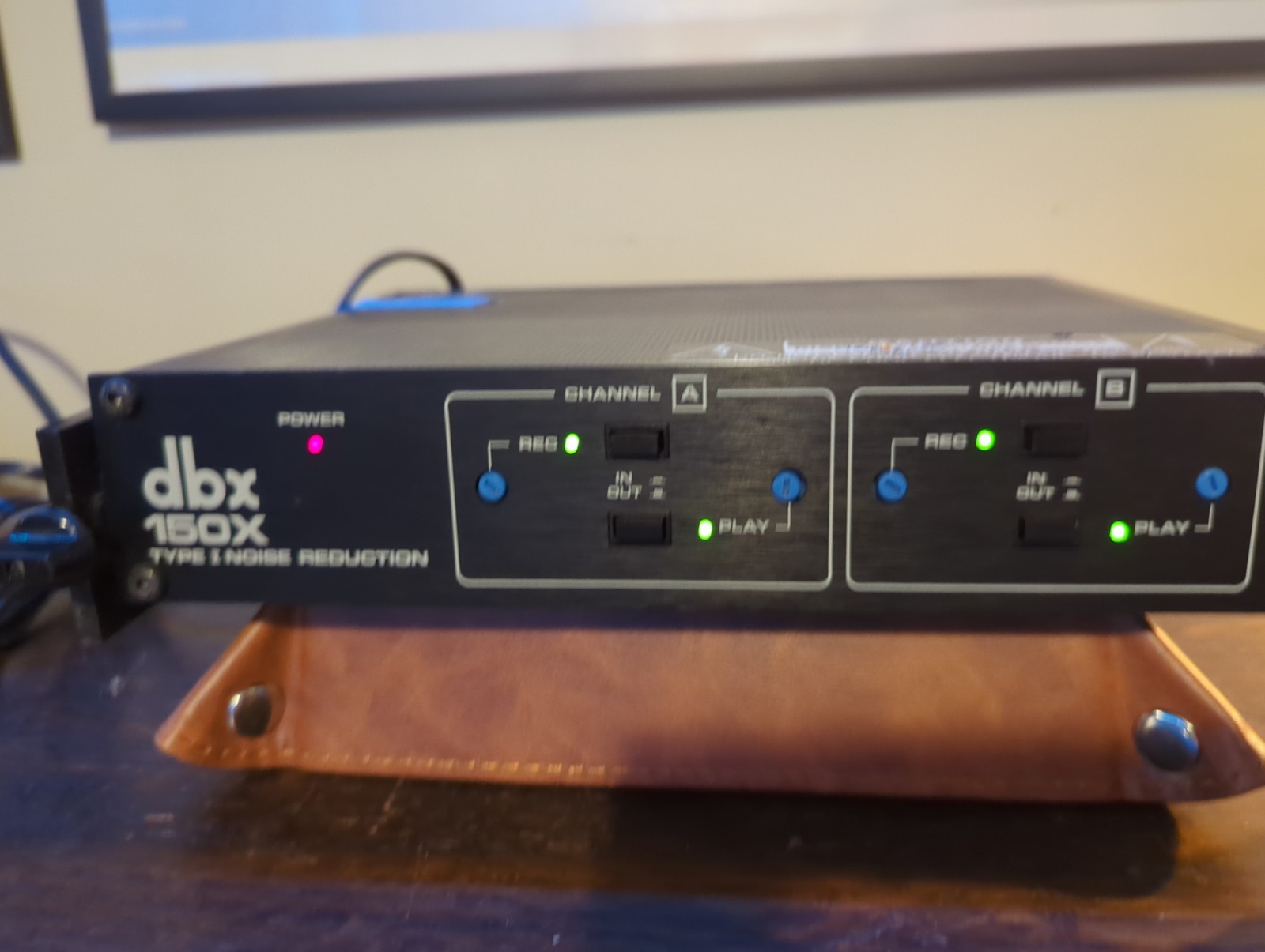 DBX 150x Type 1 Noise Reduction System As Is Not Tested (Turns On) DBX 150x Type 1 Noise Reduction System As Is Not Tested (Turns On)