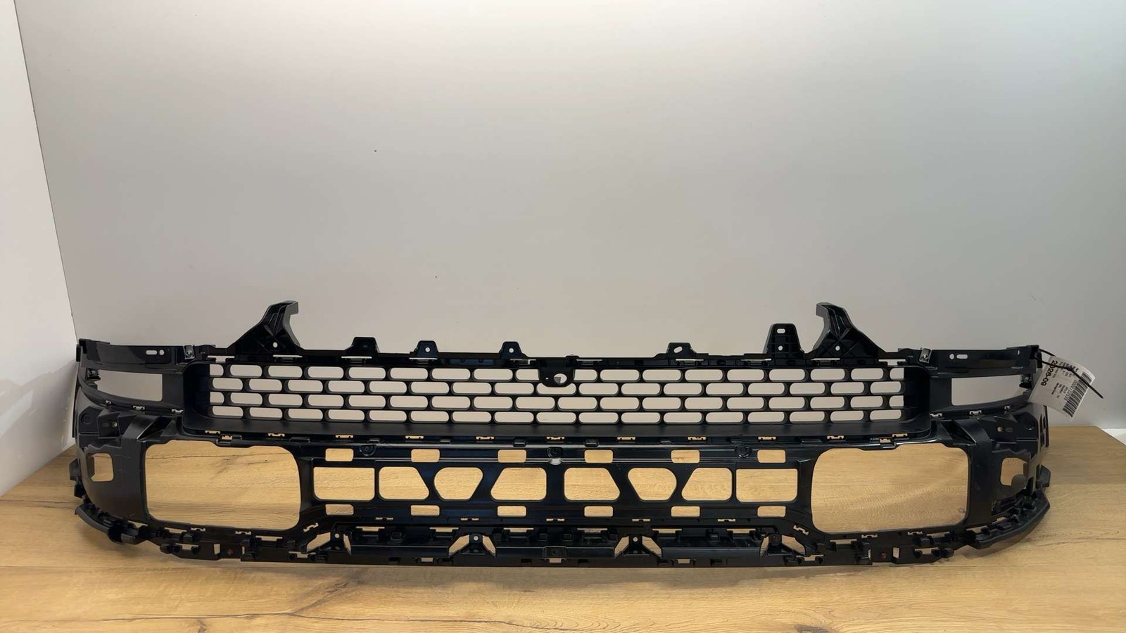 ⭕ 2025-2026 Rivian R1T Front Bumper Fascia Center Grille Support Assembly OEM