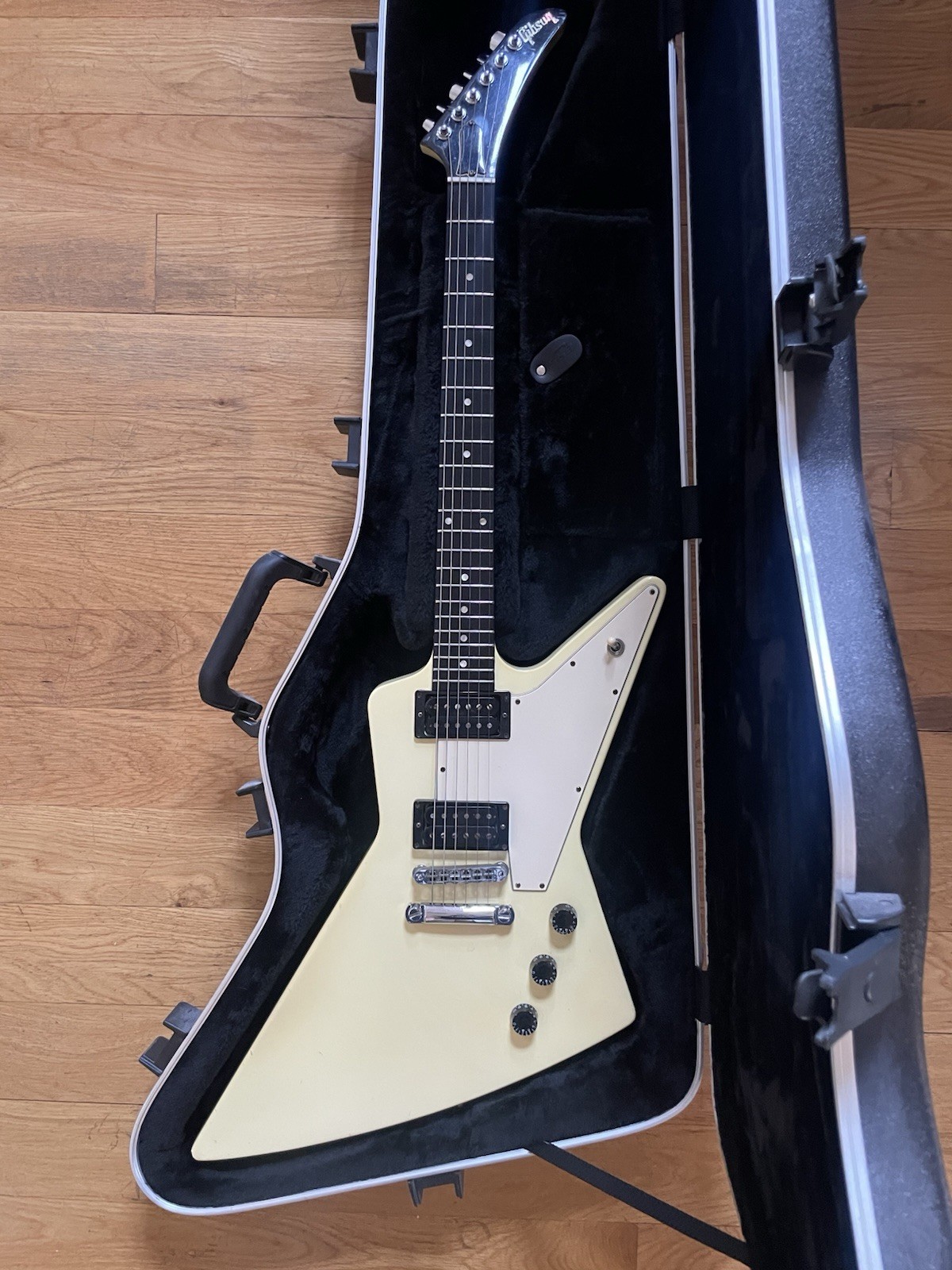 2004 Gibson Explorer ’76 Reissue White w/ Locking Tuners + Case - Nice
