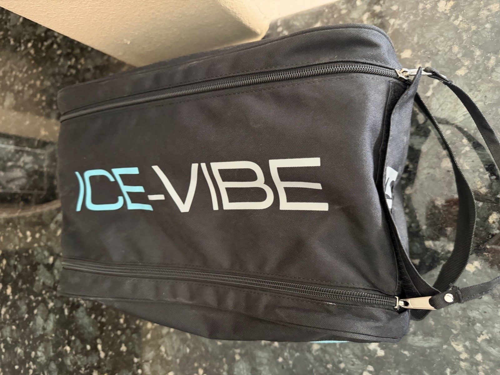 Set Of 2 Horseware Ice-Vibe Horse Leg Wraps, Black/Aqua, Full Used Twice Set Of 2 Horseware Ice-Vibe Horse Leg Wraps, Black/Aqua, Full Used Twice