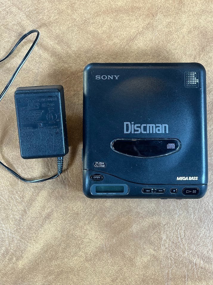 Vintage 1990 Sony DiscMan D-11 Portable CD Player Mega Base Tested W/ Power Vintage 1990 Sony DiscMan D-11 Portable CD Player Mega Base Tested W/ Power