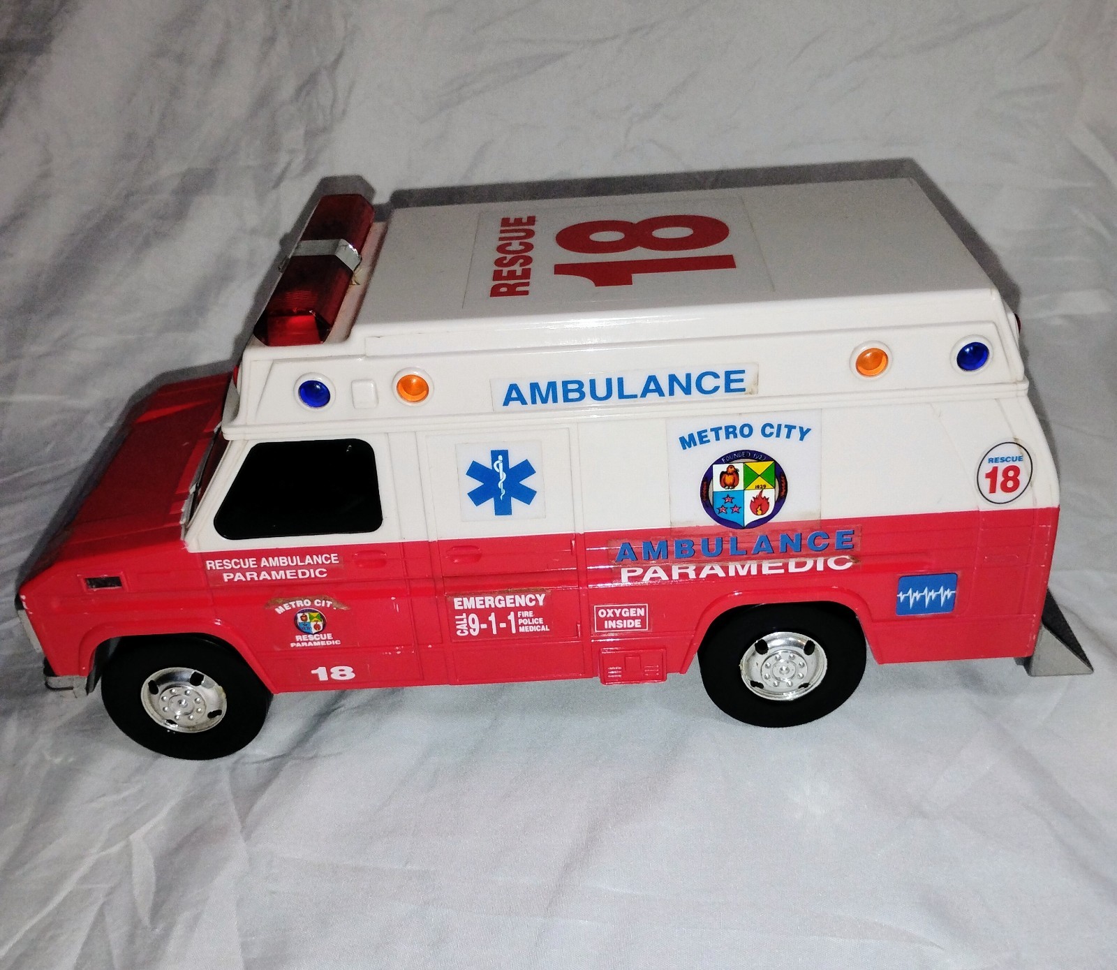1992 FunRise Metro City Ambulance Paramedic #18 Emergency Tested Works Vintage 1992 FunRise Metro City Ambulance Paramedic #18 Emergency Tested Works Vintage