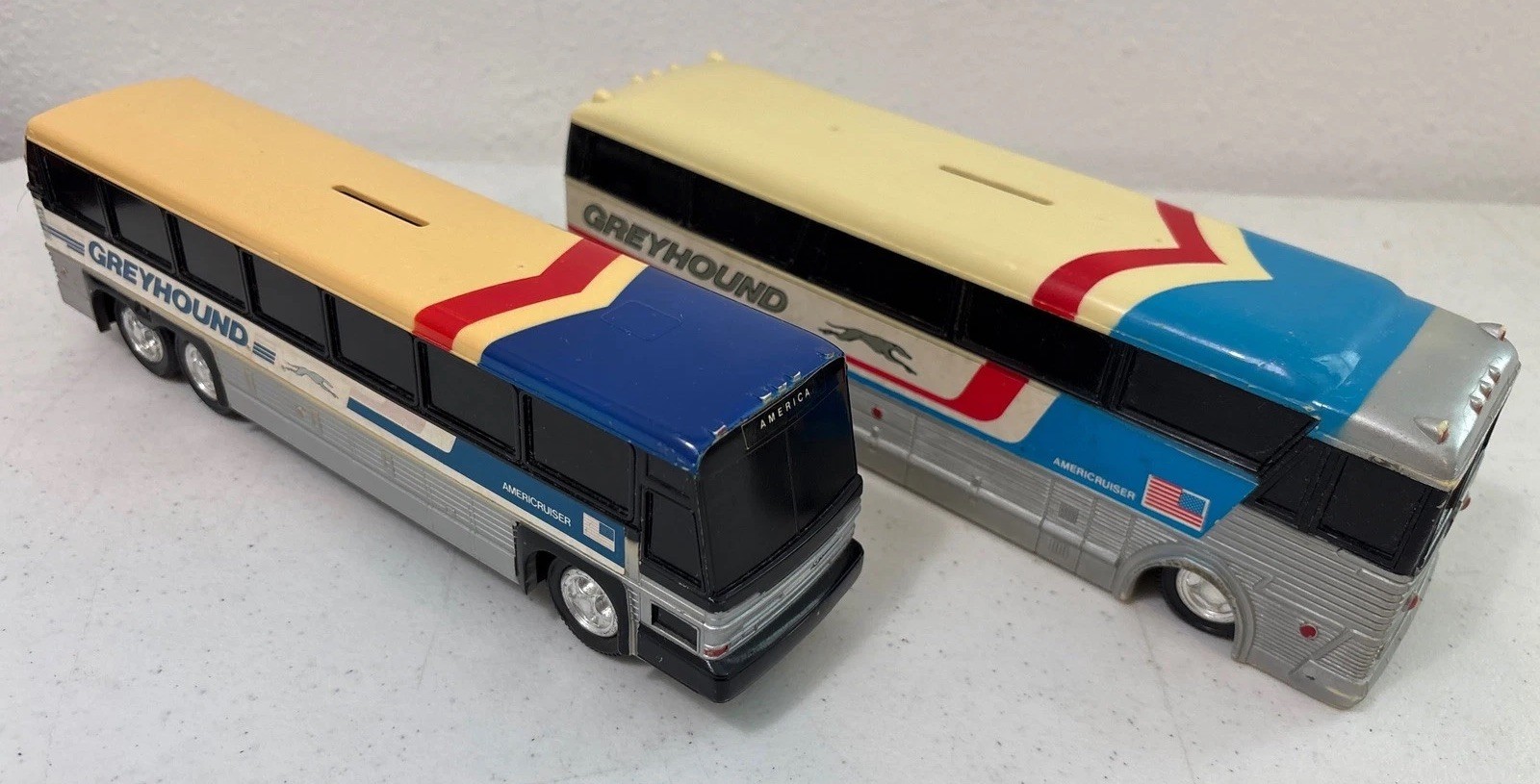 Vintage Jimson Greyhound Americruiser Bus Coin Bank Plastic Lot 220