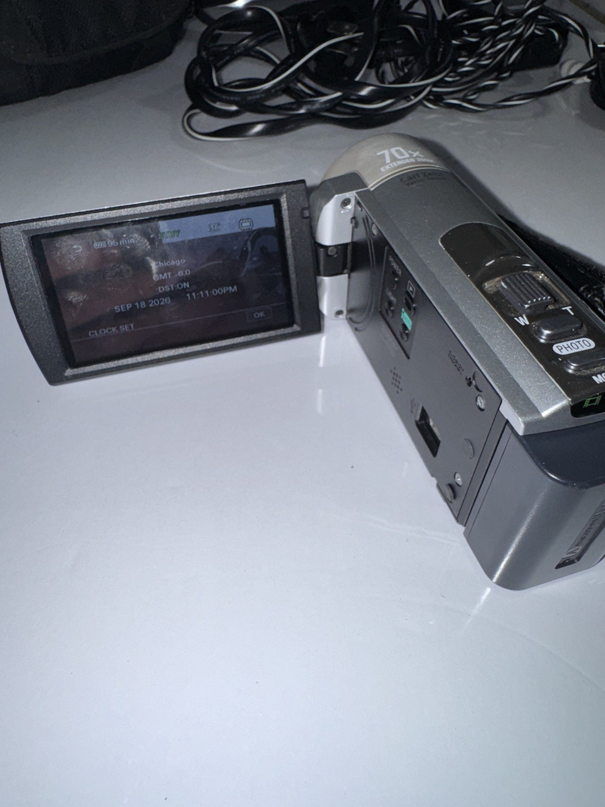 Sony Handycam DCR-SX65 4GB Camcorder 70x Zoom Tested w/ Battery Charger Bag