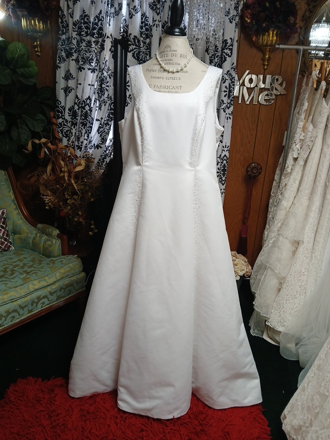 Alfred Angelo White Scoop Neck Sleeveless Wedding Dress With Beading Size 24W Alfred Angelo White Scoop Neck Sleeveless Wedding Dress With Beading Size 24W