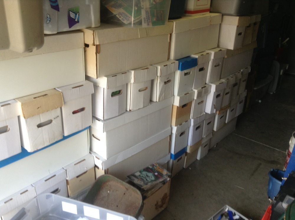 Huge Lot Of 300 comics , Storage Unit Find .ALL ARE MARVEL AND DC ONLY Wow Huge Lot Of 300 comics , Storage Unit Find .ALL ARE MARVEL AND DC ONLY Wow
