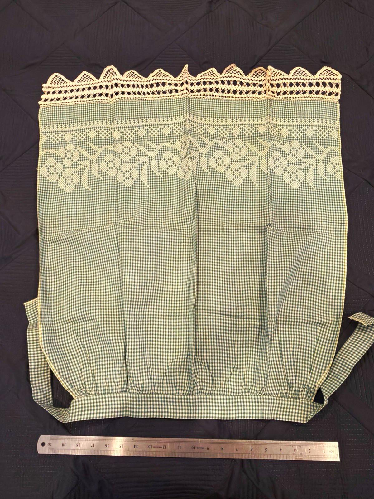 Set 2 Antique 1900s Gingham Aprons Chicken Scratch Embroidery Starched NOS Mint
