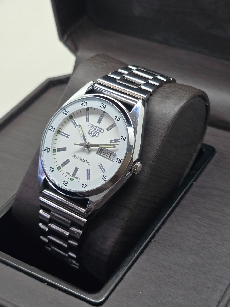 Vintage Seiko 5 Automatic Men's Wrist Watch, Day&Date Stainless steel band