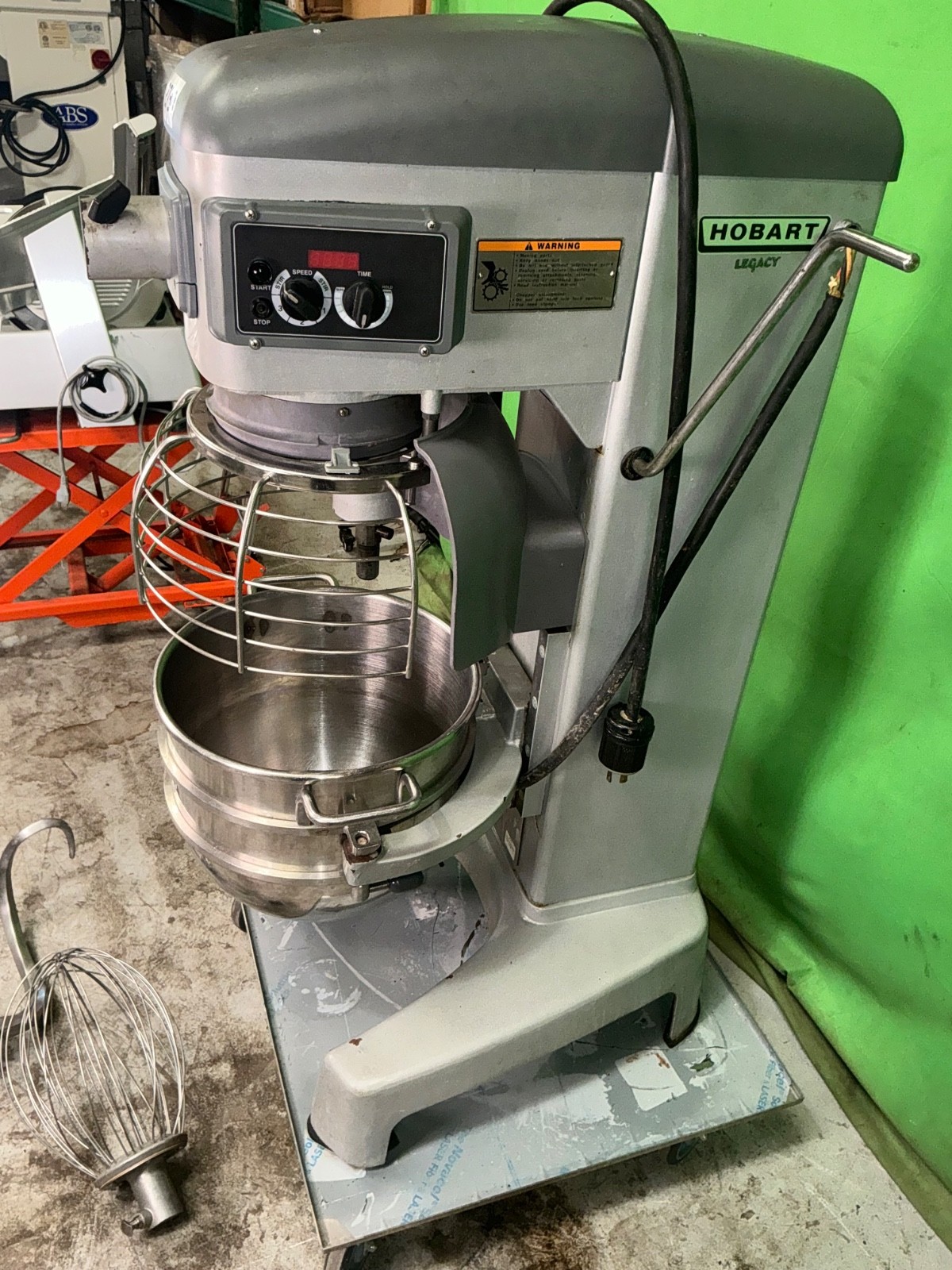 HOBART LEGACY HL300 30 QT DOUGH MIXER WITH 2 ATTACHMENTS 208 3 PH 2730 HOBART LEGACY HL300 30 QT DOUGH MIXER WITH 2 ATTACHMENTS 208 3 PH 2730
