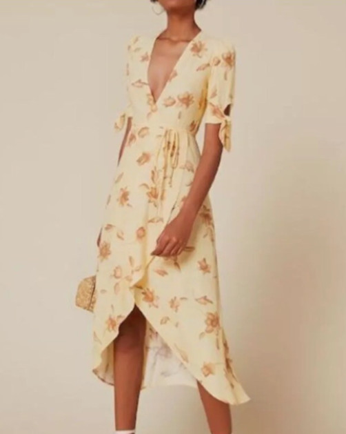 Reformation royace wrapdress in Tuscany Reformation royace wrapdress in Tuscany