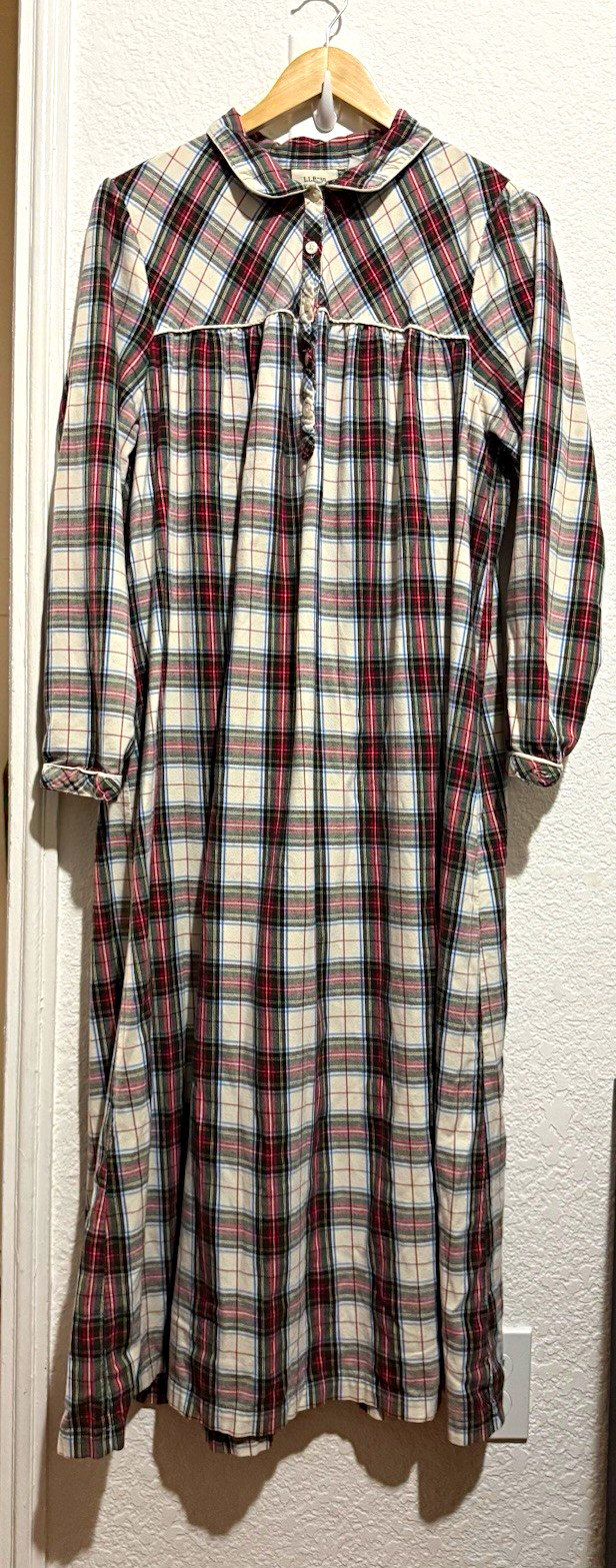 L.L.Bean Women’s Plaid Flannel Nightgown 100% Cotton Button Front L L.L.Bean Women’s Plaid Flannel Nightgown 100% Cotton Button Front L