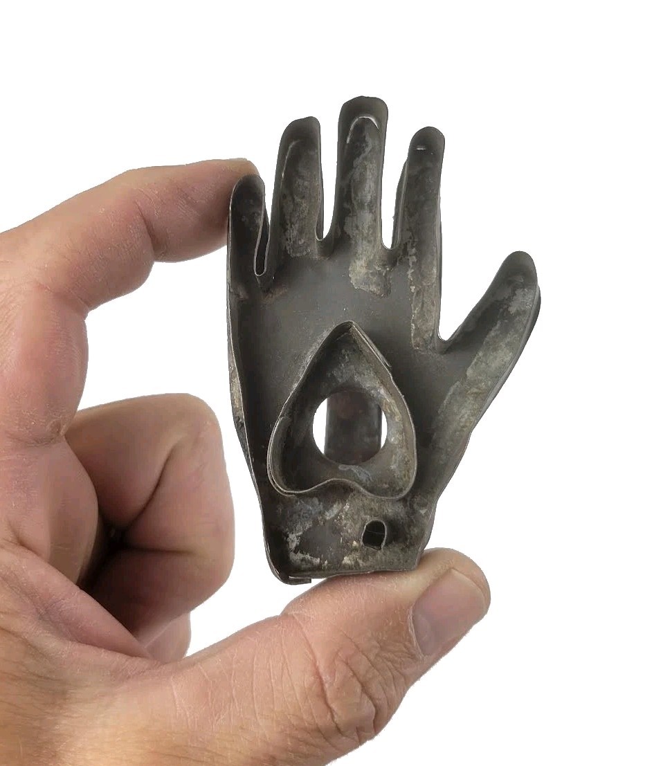 Antique RARE Heart-In-Hand Cookie Cutter Folk Art Primitive Ornament AAFA Antique RARE Heart-In-Hand Cookie Cutter Folk Art Primitive Ornament AAFA