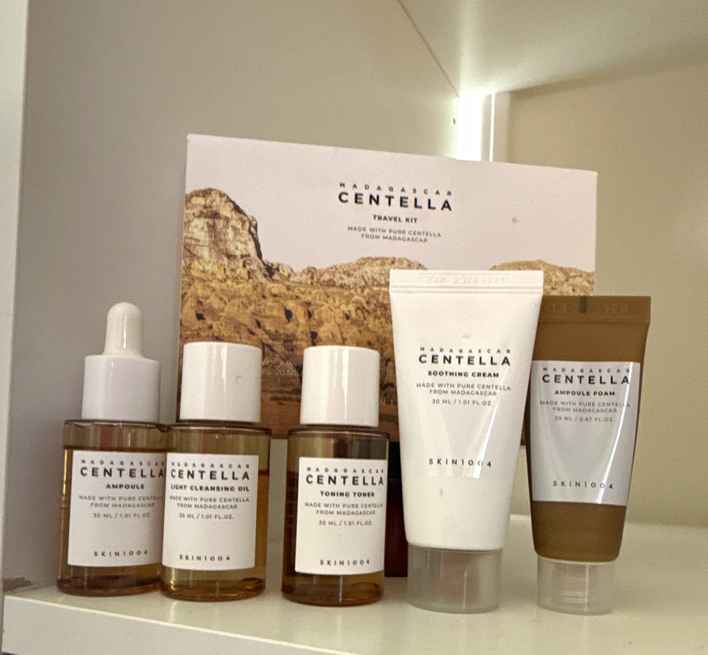 SKIN1004 Madagascar Centella Travel Size Set Oil Toner Cream Foam Ampoule SPF50+ SKIN1004 Madagascar Centella Travel Size Set Oil Toner Cream Foam Ampoule SPF50+