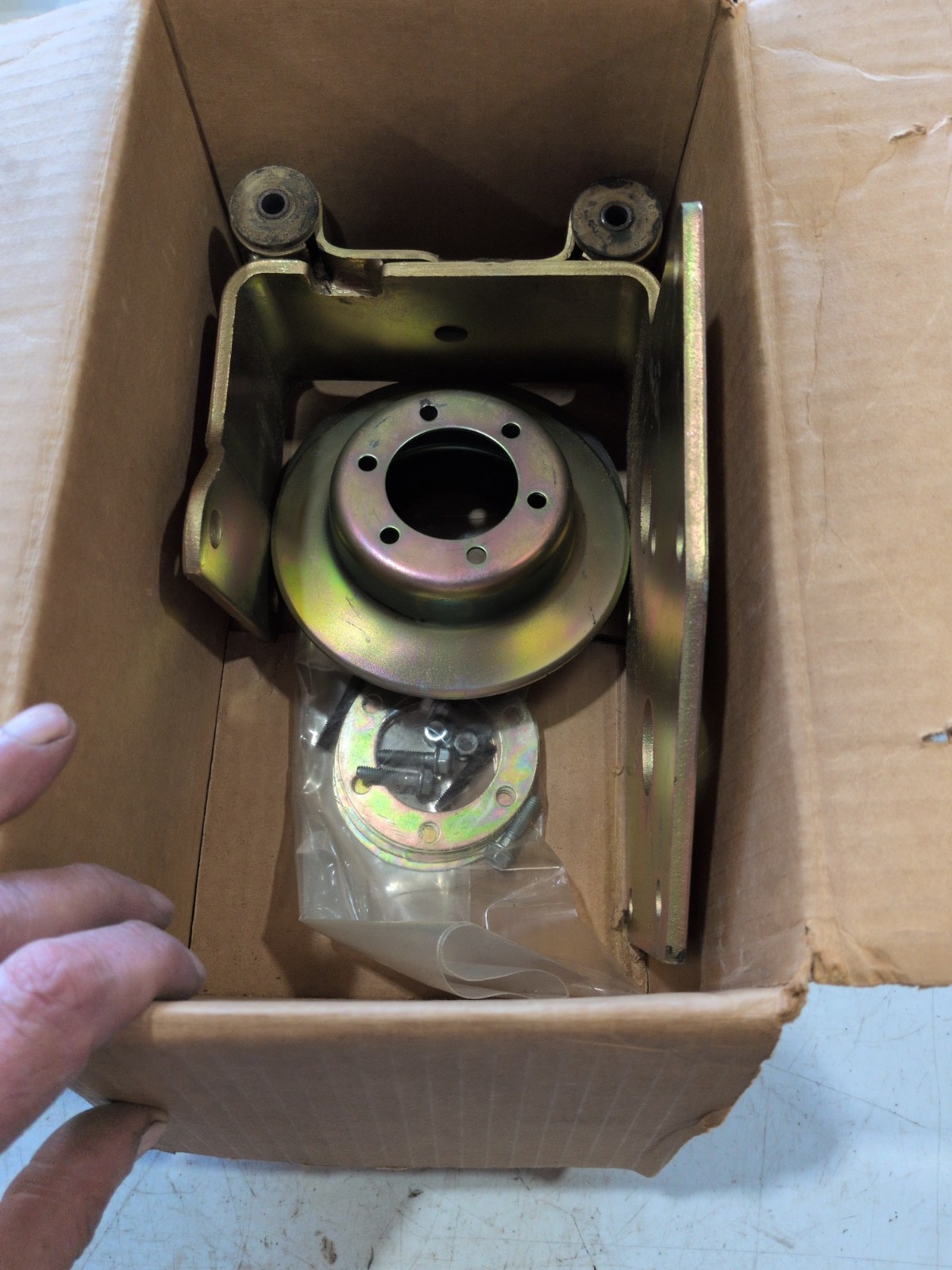 READ New NOS Volvo 240 1976-1984 AC Mounting Kit 1129736 READ New NOS Volvo 240 1976-1984 AC Mounting Kit 1129736