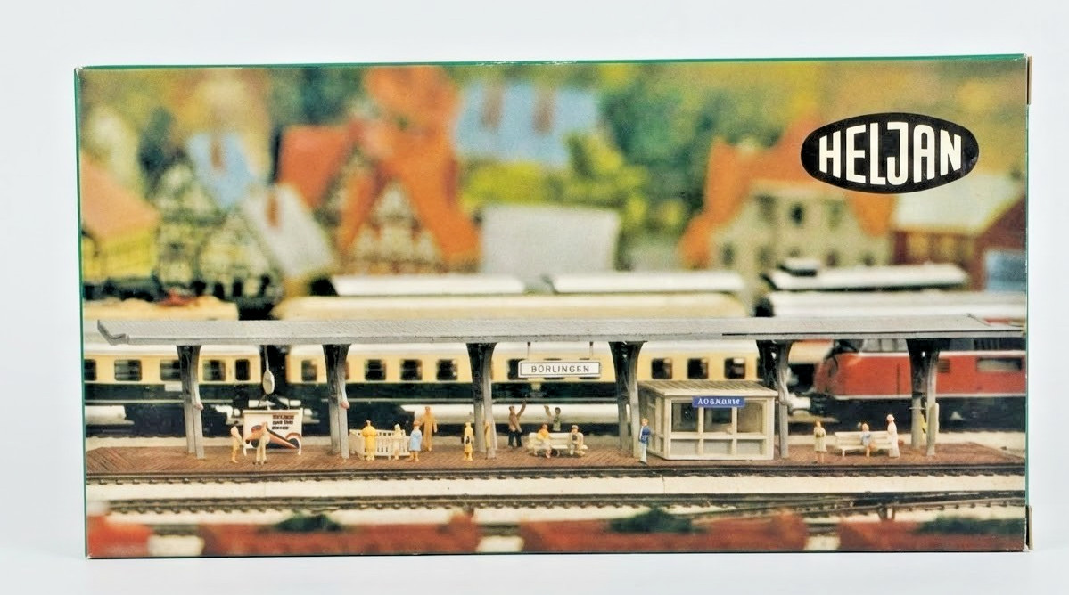 RARE Vintage Heljan Long Passenger Platform HO Scale Model #1753