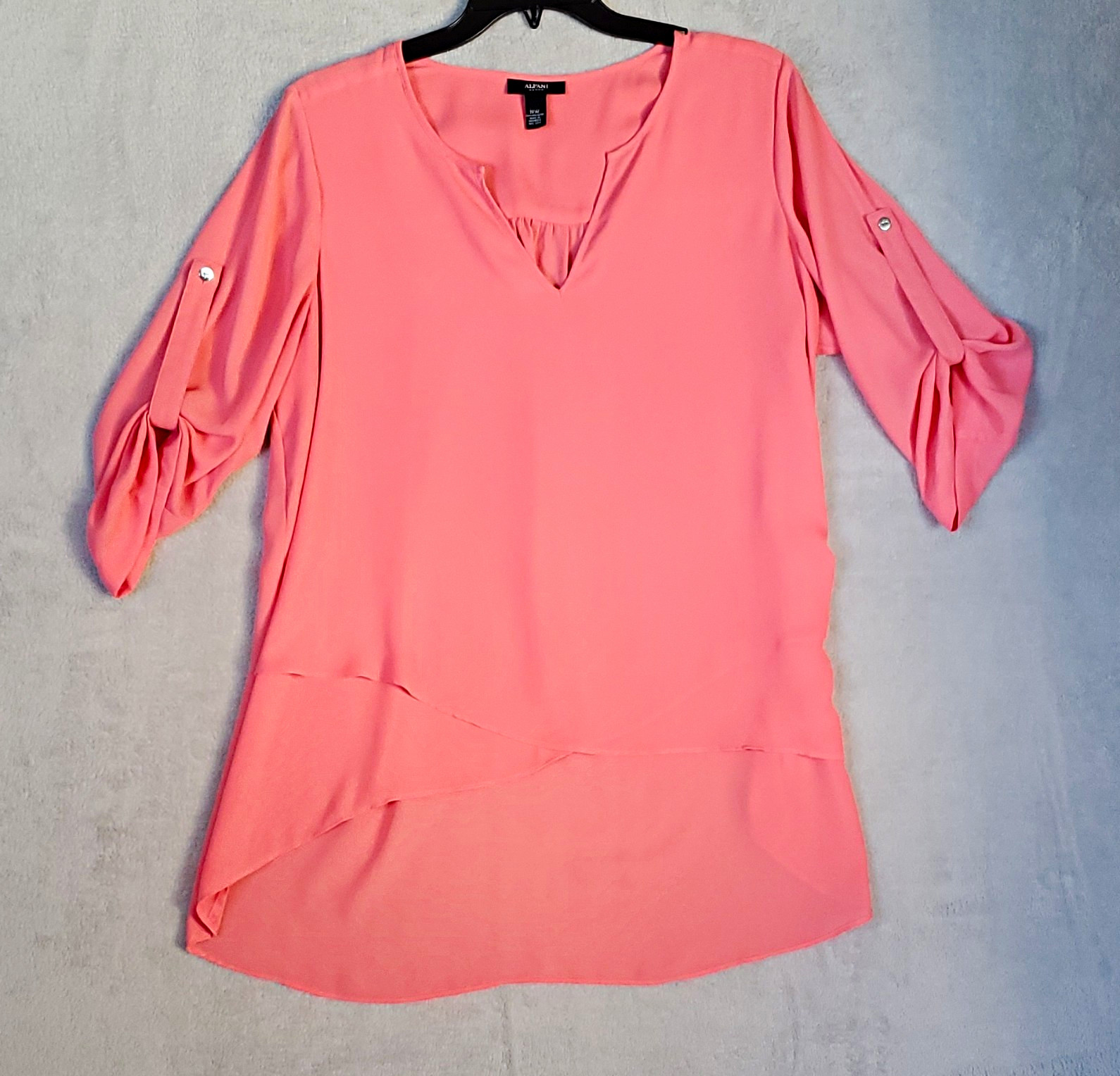 Alfani 16W Pink Solid V-Neck 3/4 Roll-Tab Sleeve Pullover Woven Blouse Alfani 16W Pink Solid V-Neck 3/4 Roll-Tab Sleeve Pullover Woven Blouse