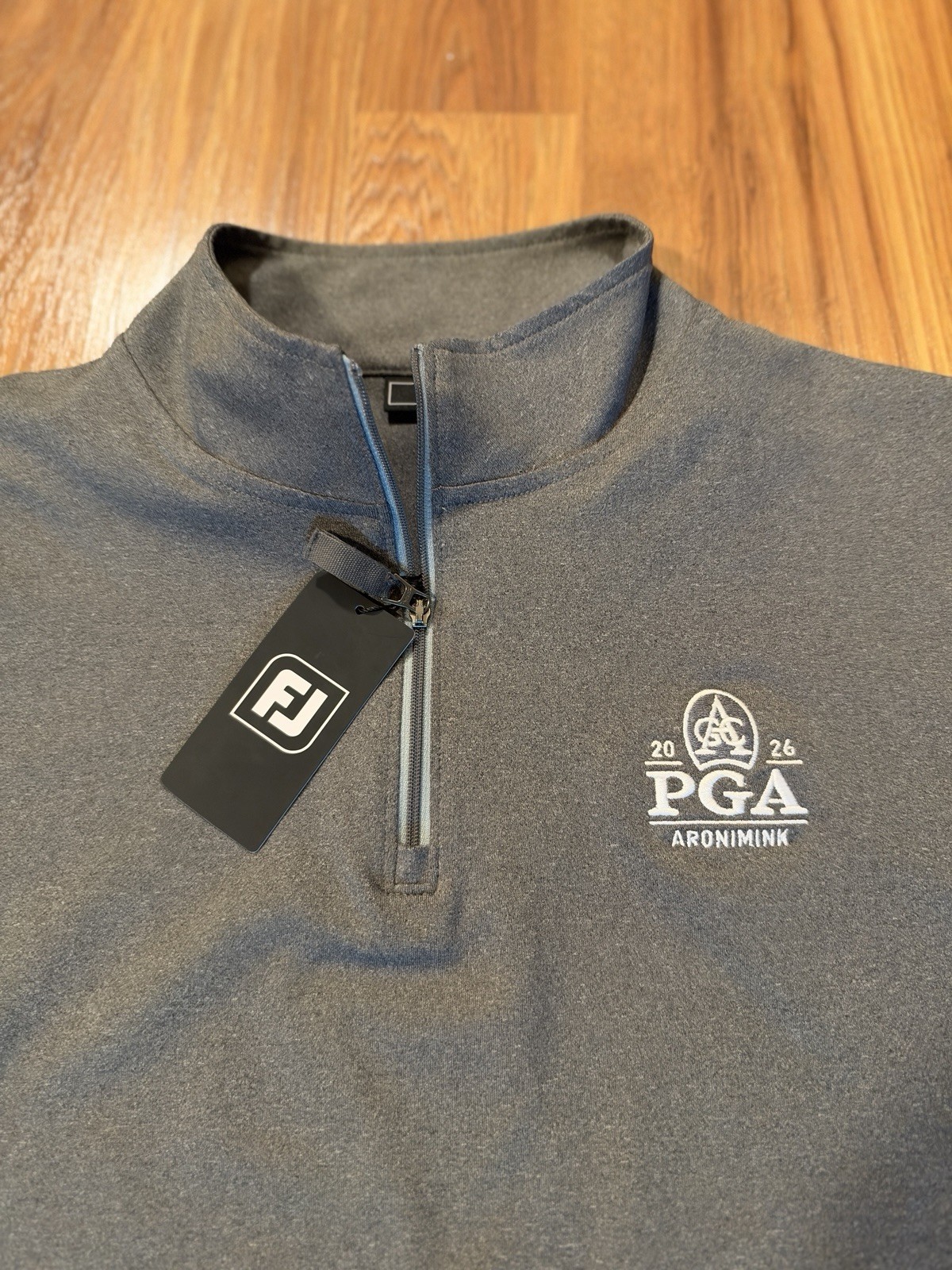 2026 PGA Championship Aronimink FootJoy Approach 1/4 Zip Pullover Size M $155 2026 PGA Championship Aronimink FootJoy Approach 1/4 Zip Pullover Size M $155