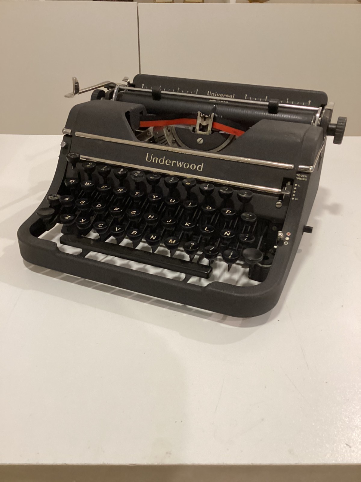UNDERWOOD UNIVERSAL TYPEWRITER PICA FONT 10 CPI. SPANISH LAYOUT Ñ. 1946 USA. UNDERWOOD UNIVERSAL TYPEWRITER PICA FONT 10 CPI. SPANISH LAYOUT Ñ. 1946 USA.