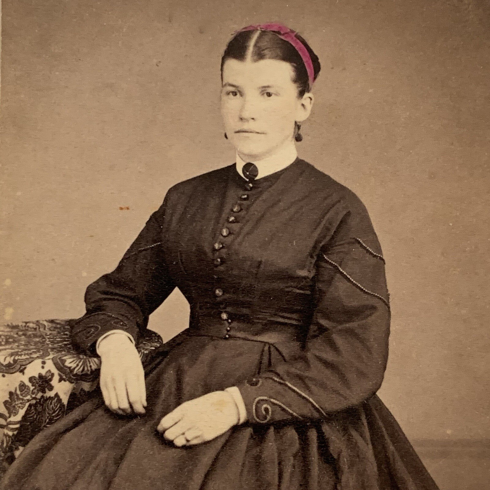 Antique CDV Photograph Beautiful Fashionable Young Woman Tinted Winsted CT