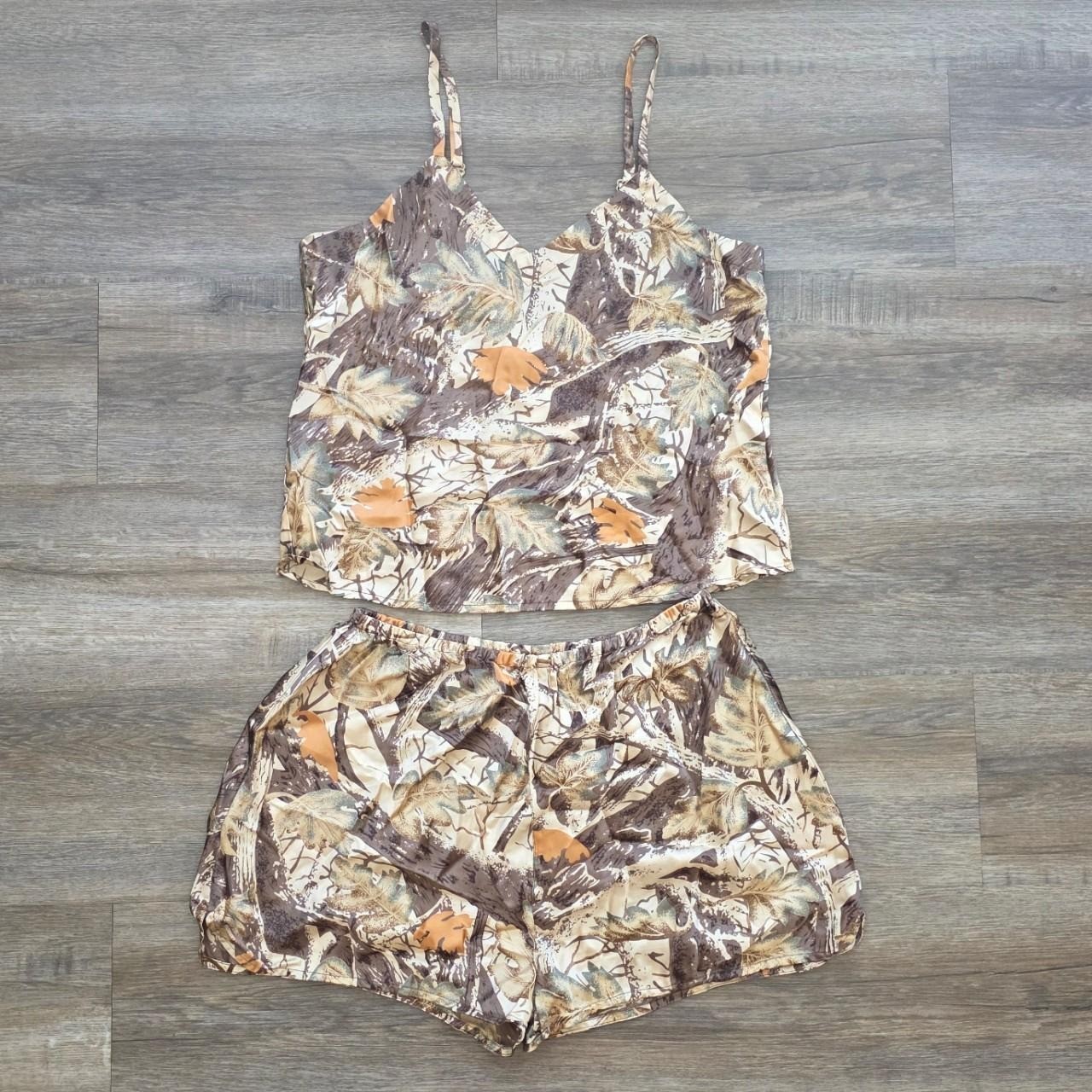 Vintage Cabelas Realtree Camo 100% Silk Pajama Set Medium Camisole Shorts Y2K Vintage Cabelas Realtree Camo 100% Silk Pajama Set Medium Camisole Shorts Y2K
