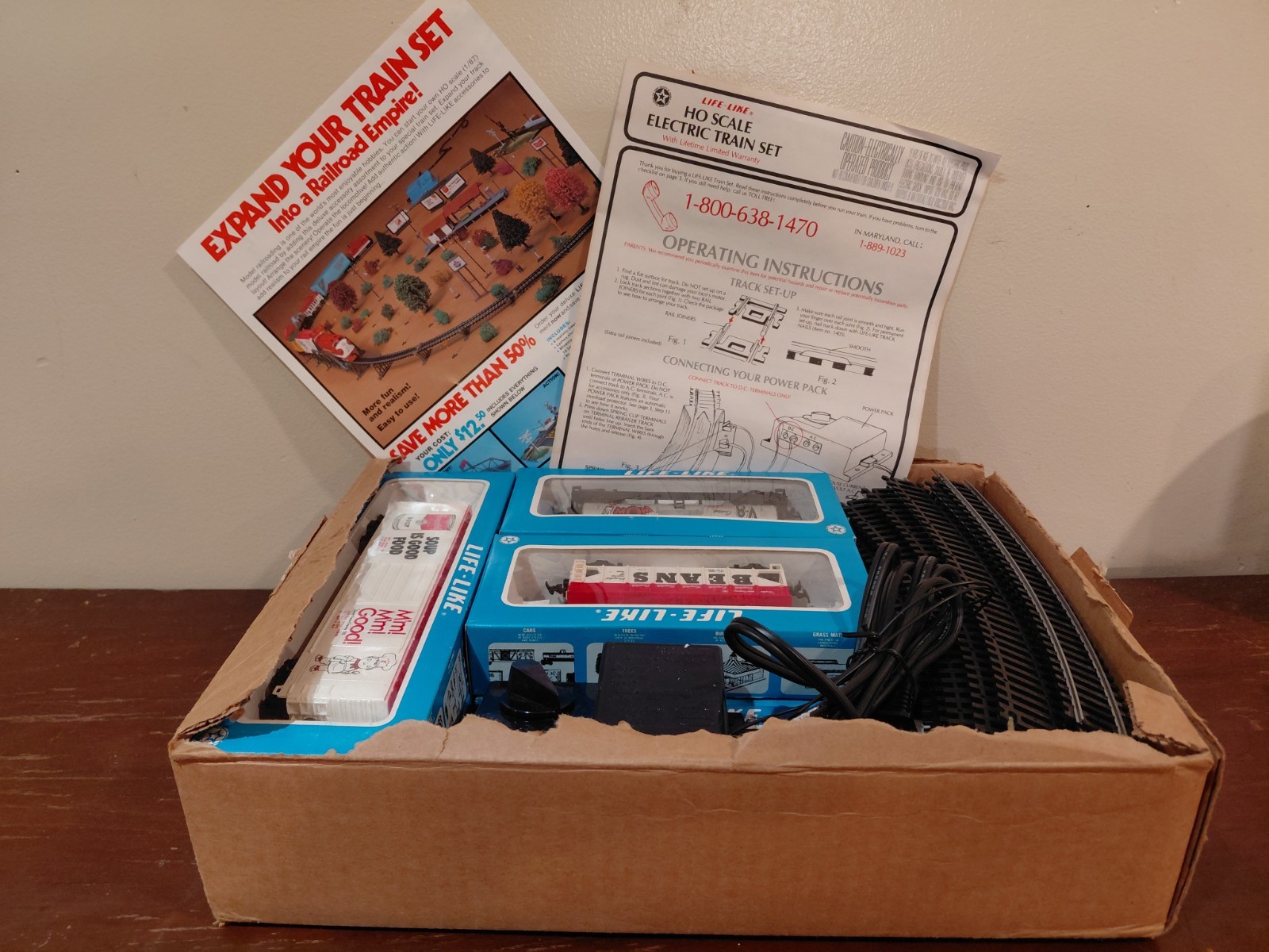 Vintage 80s HO Scale Life-Like Campbell Soup Brands 8 Car Train Set - New in Box Vintage 80s HO Scale Life-Like Campbell Soup Brands 8 Car Train Set - New in Box