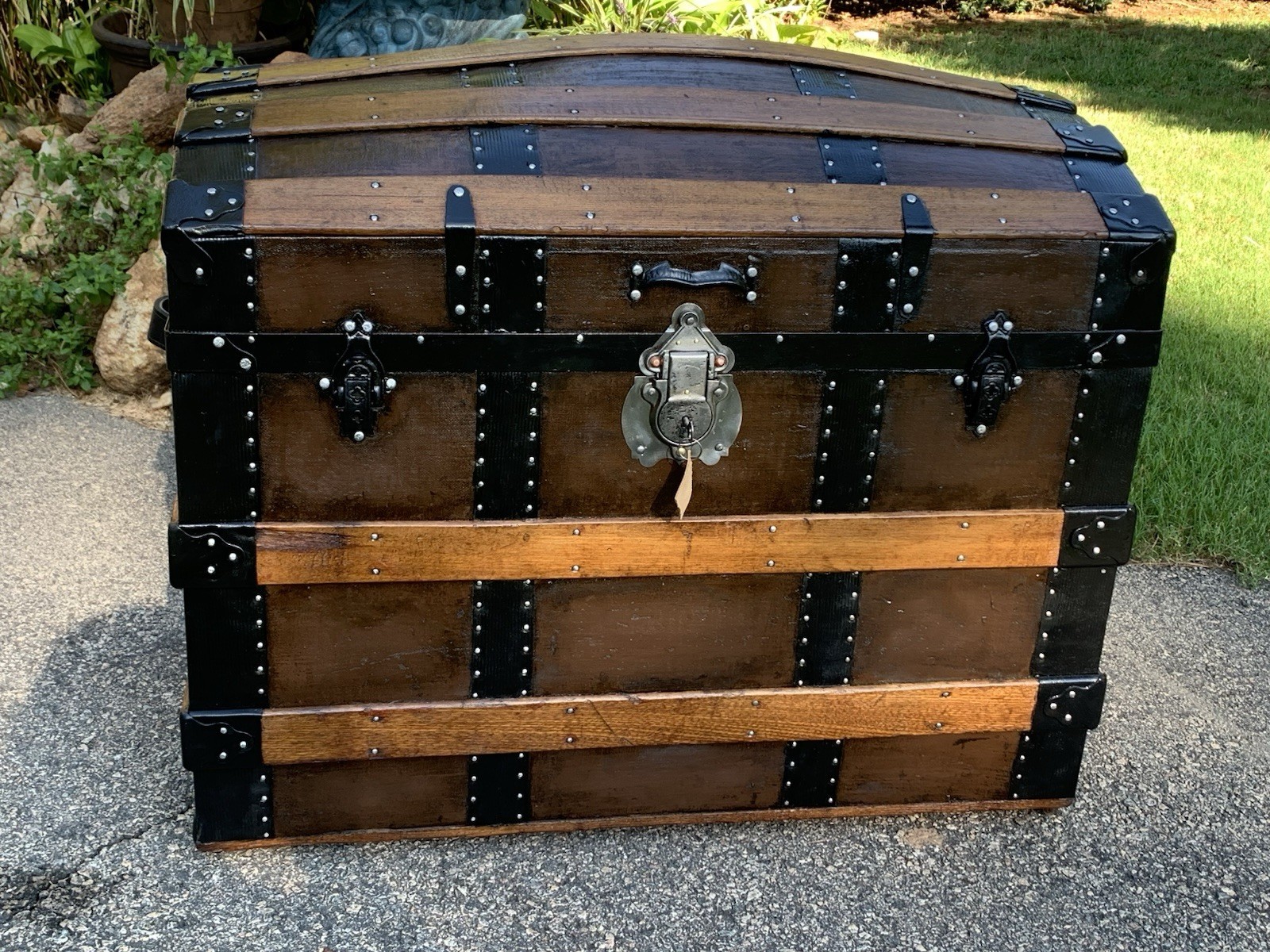 Restored Victorian Antique Trunk Leather Handles Interior Tray Steamer Chest